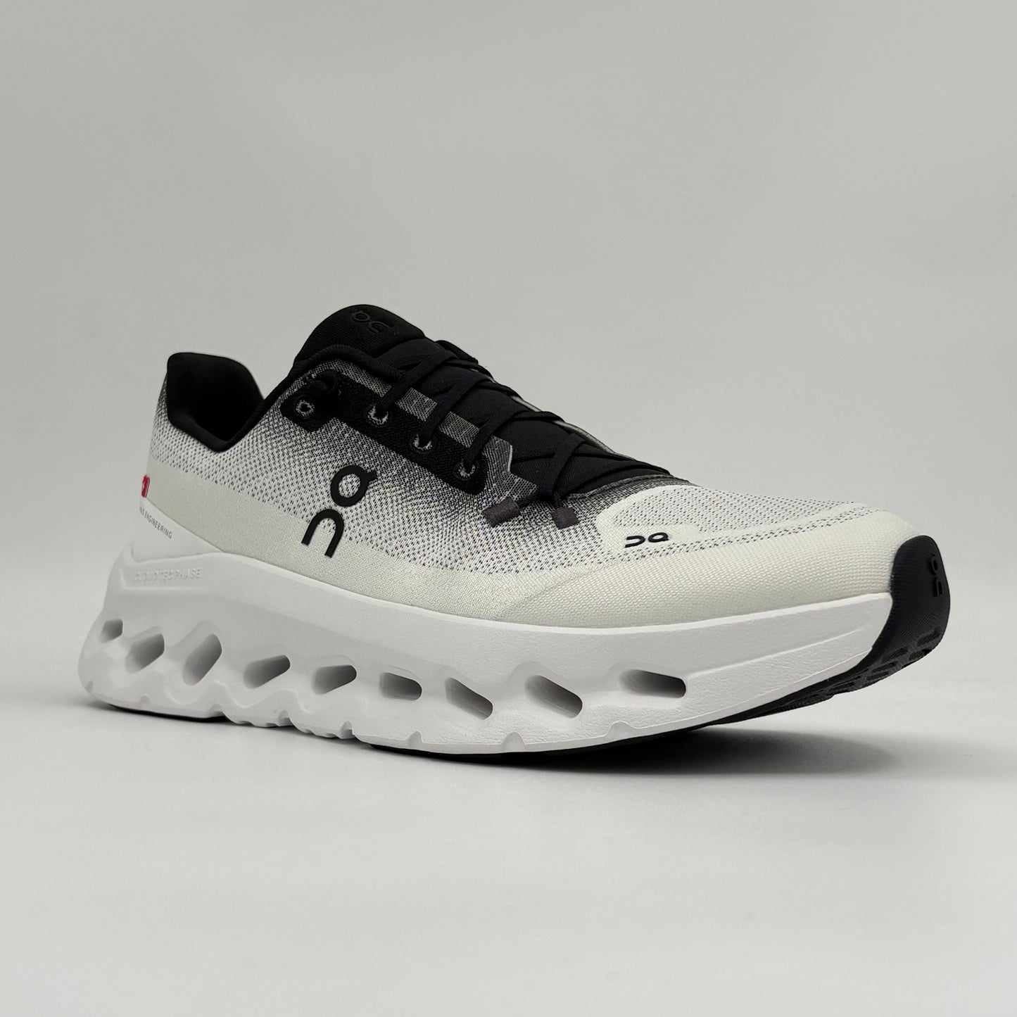 On Running Cloudtilt Black Ivory