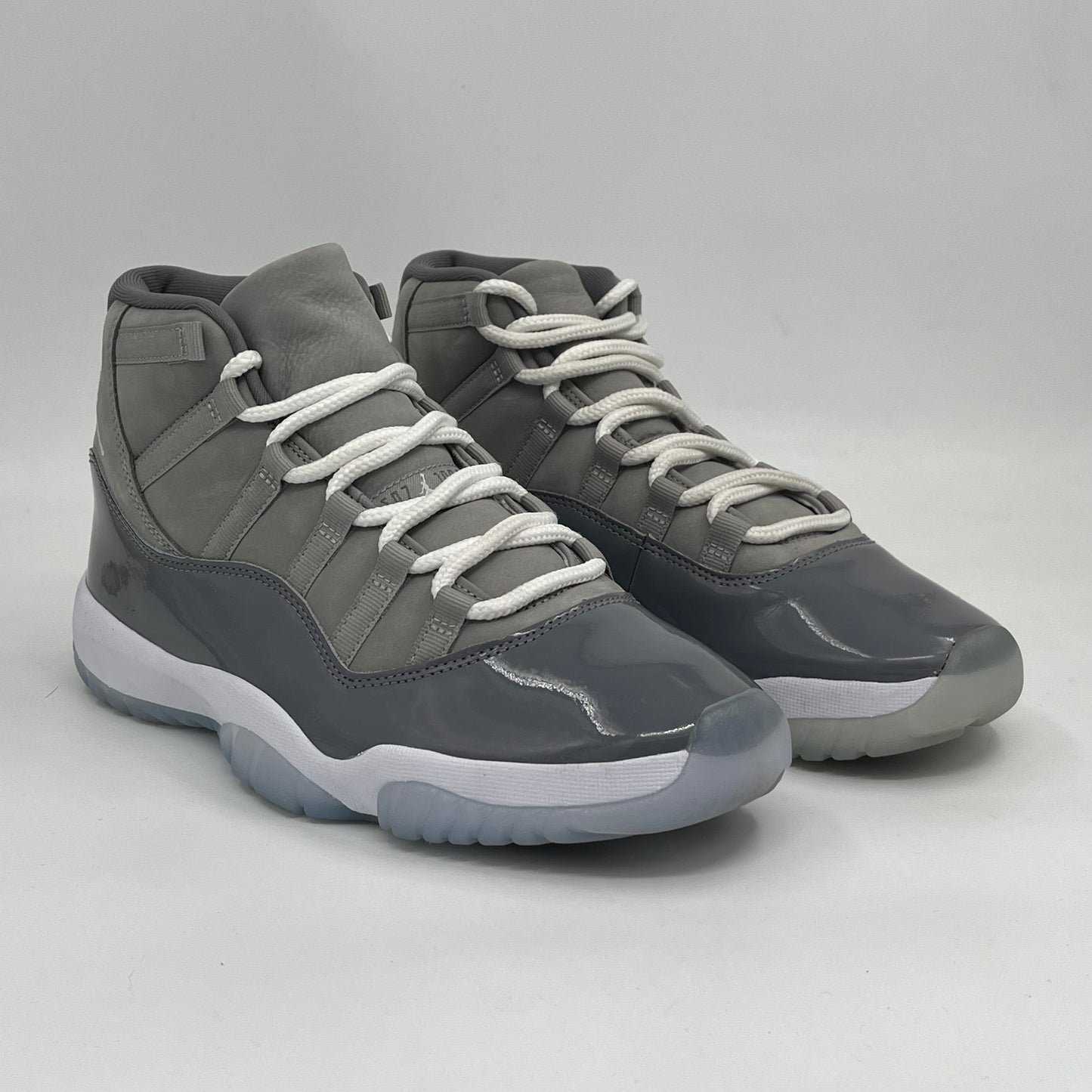 Nike Air Jordan 11 Retro Cool Grey (Pre-owned 9.5/10 No Box)
