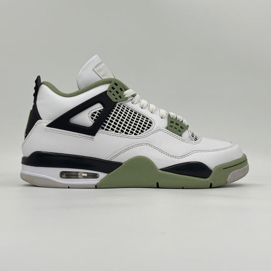 Nike Air Jordan 4 Retro Seafoam (Pre-owned condition 9/10)