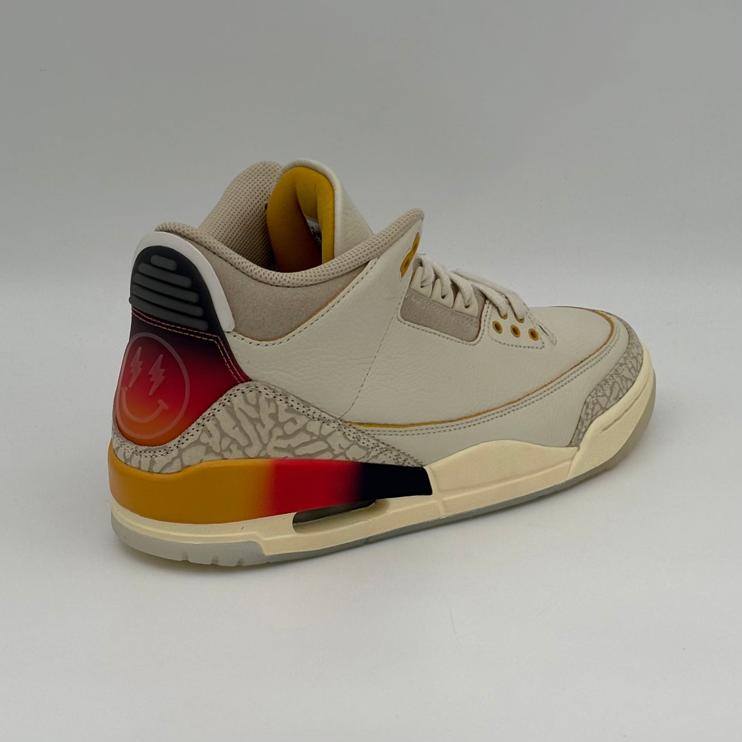 Jordan 3 Retro SP J Balvin
Medellín Sunset