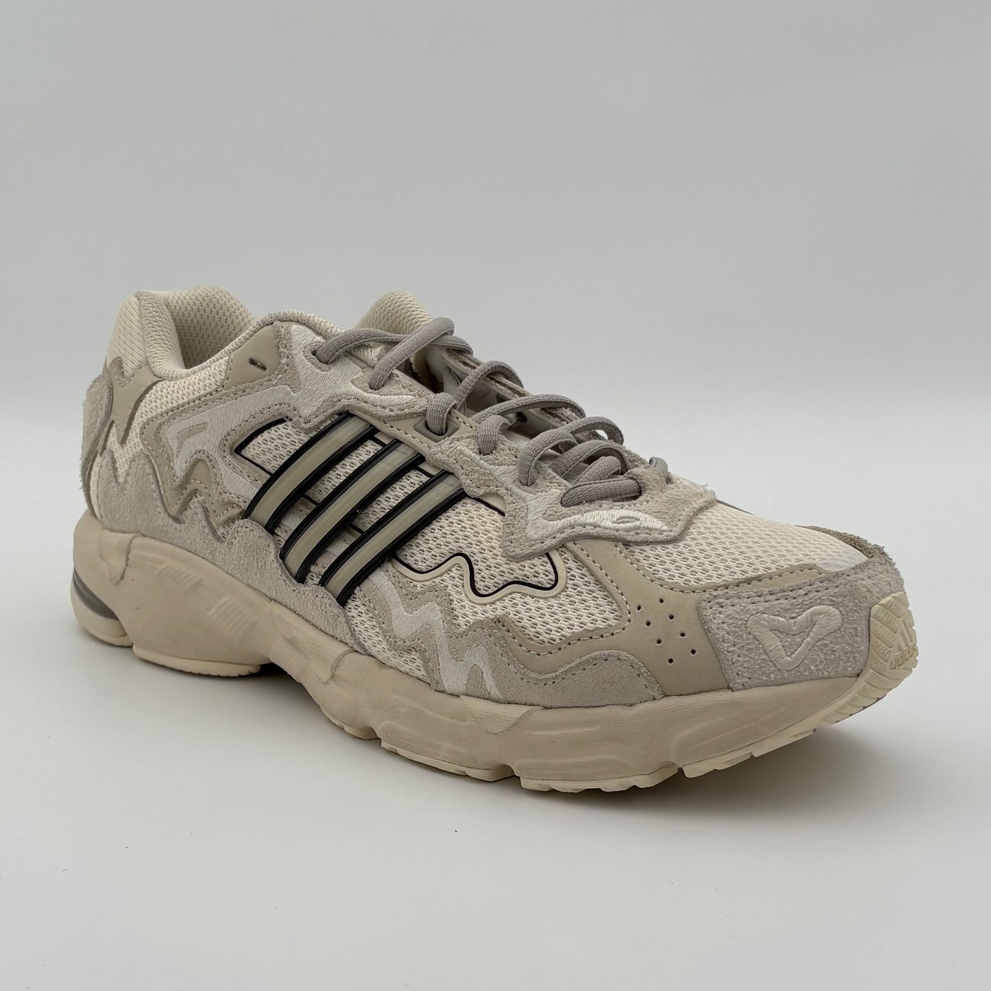 Adidas Response CL Bad Bunny en Wonder White