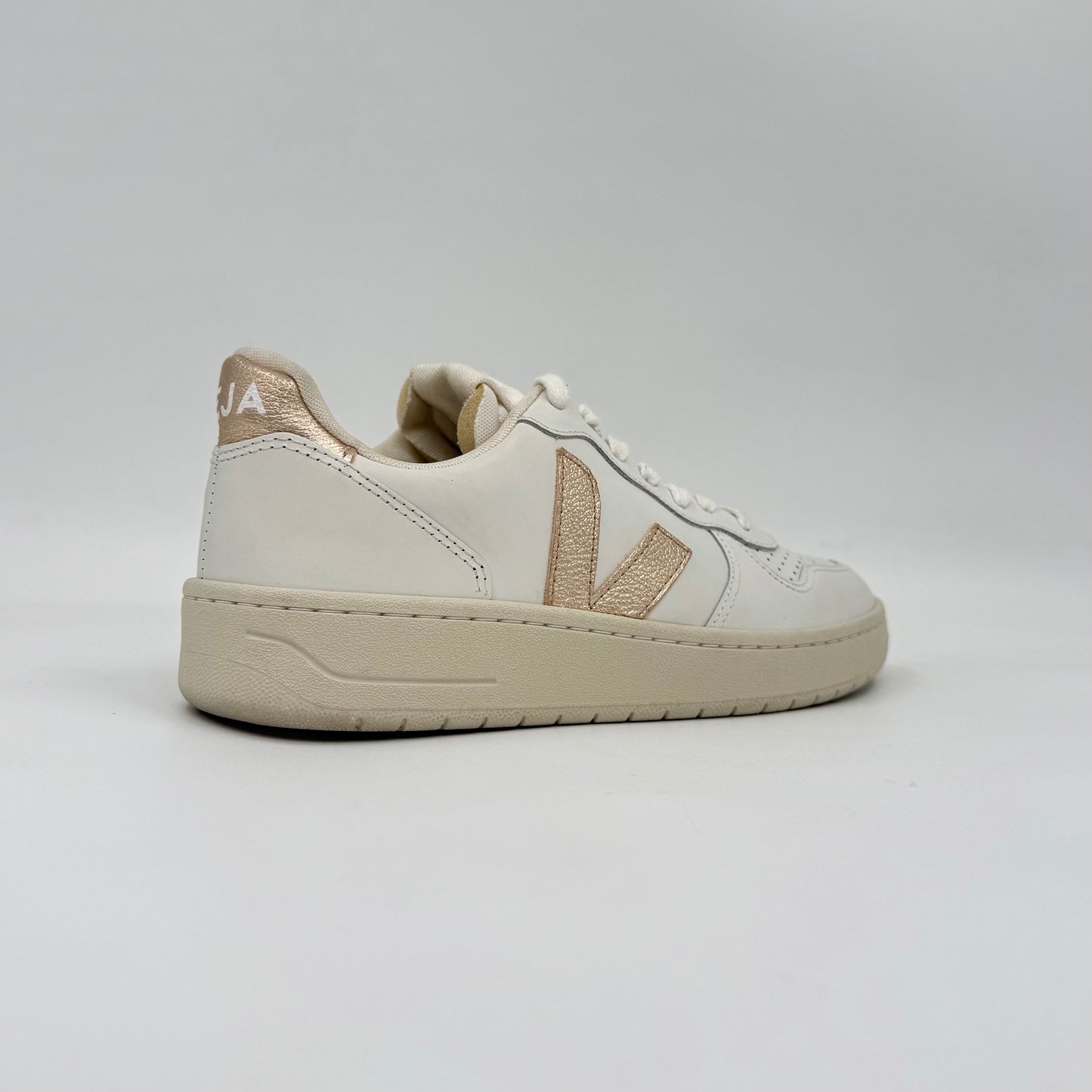 Veja V-10 Prime Leather              White Platine