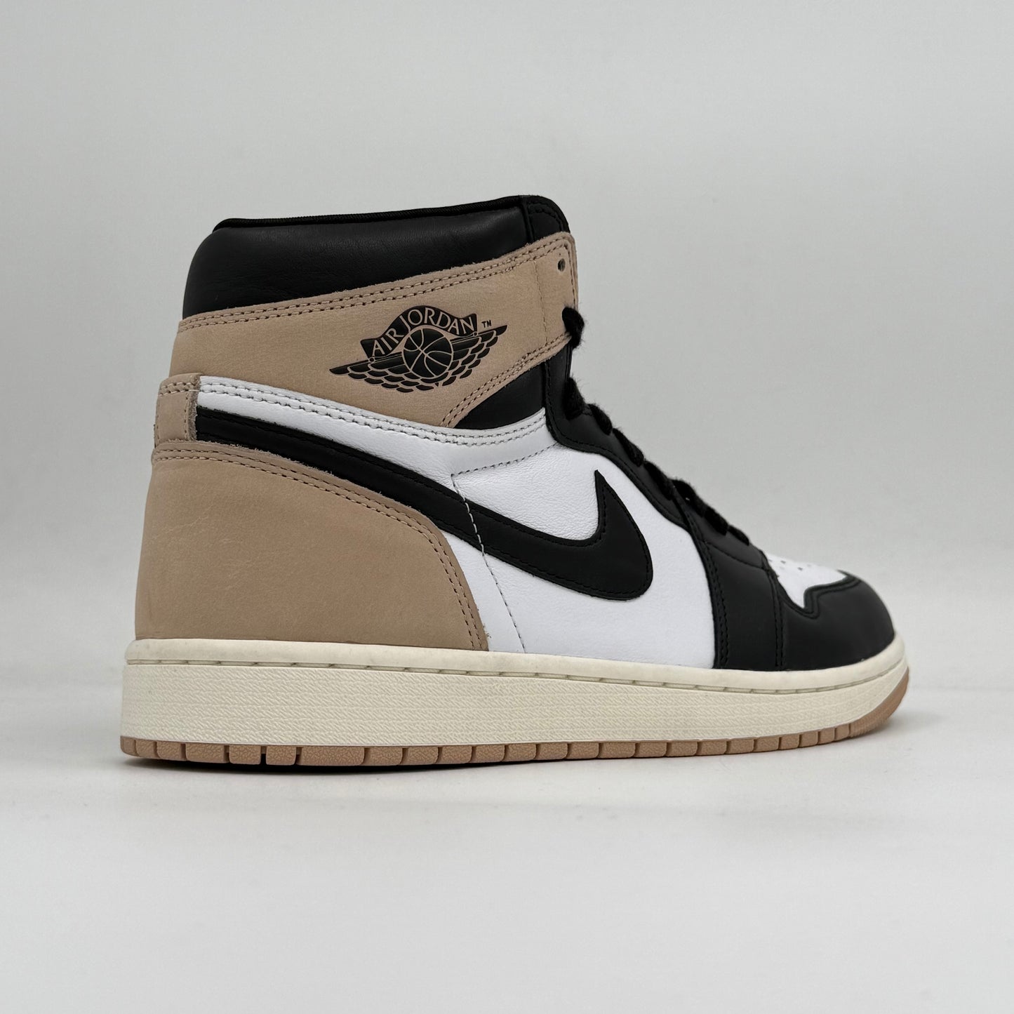 Nike Air Jordan 1 Retro High OG “Latte”