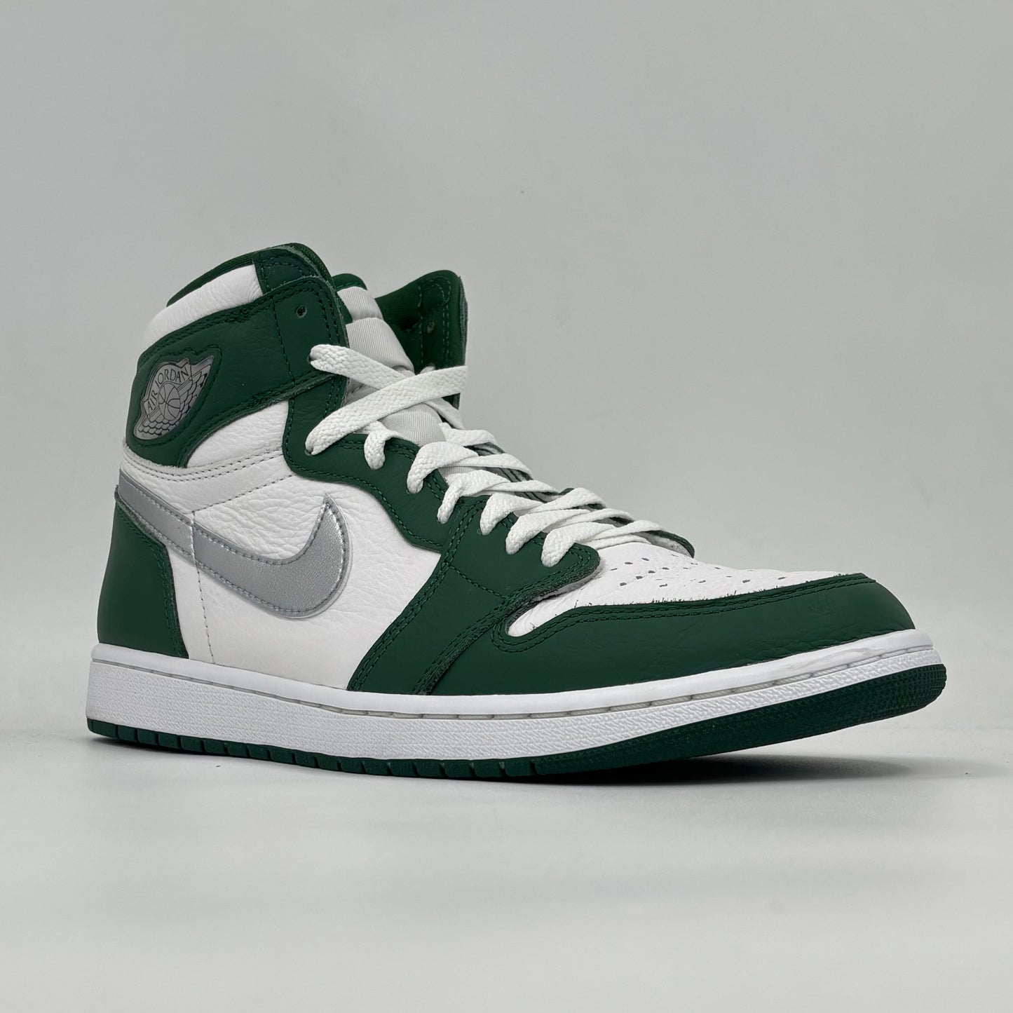 Jordan 1 Retro High OG "Gorge Green" (Pre-owned 9.5/10 Replacement box)