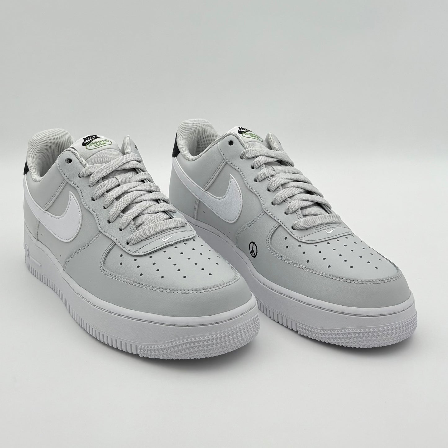 Nike Air Force 1 Day Earth