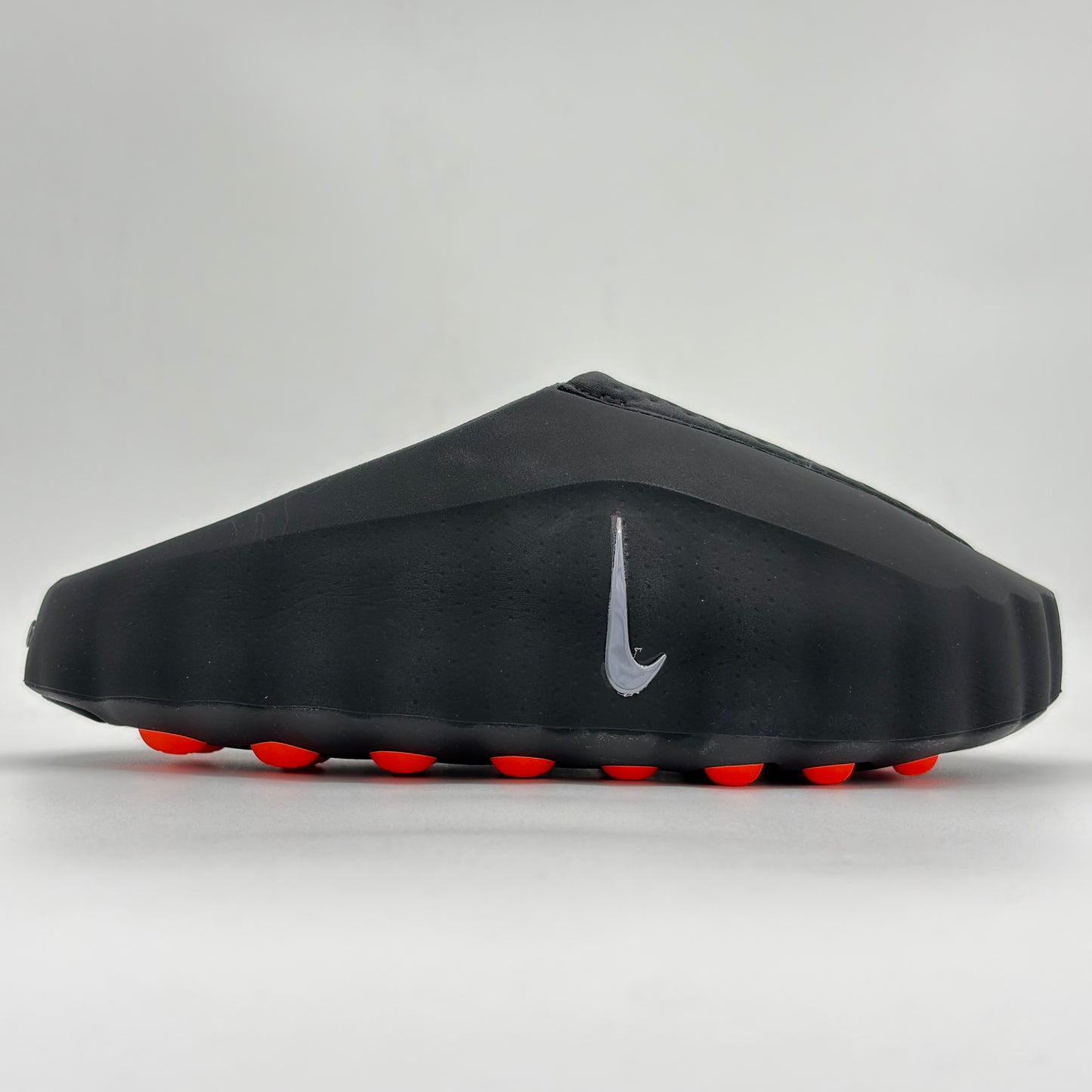 Nike Mind 001 Slide
Black Chrome