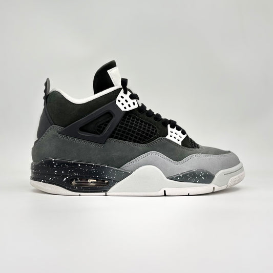 Nike Air Jordan 4 Retro Fear (Pre owned 8/10)