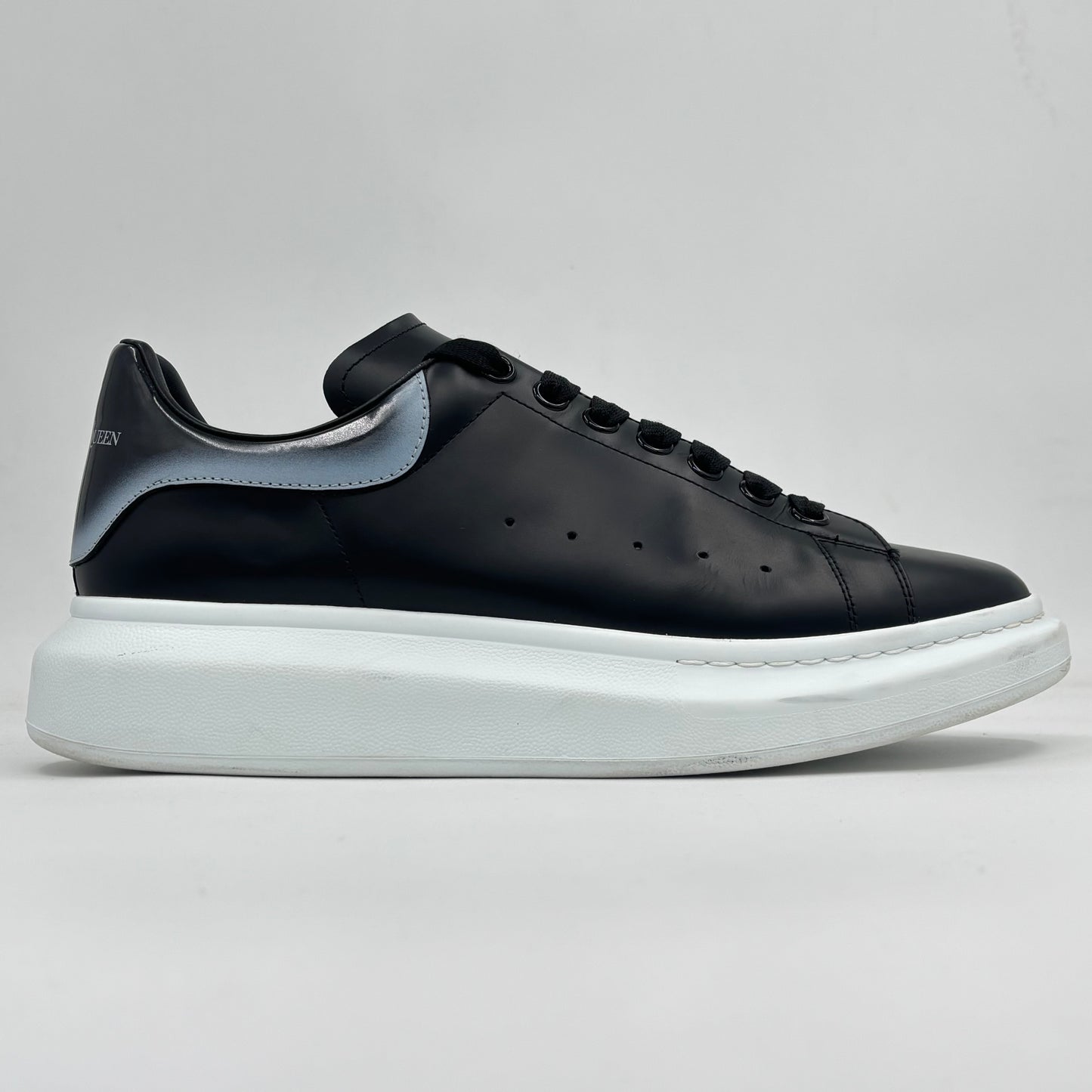 Alexander McQueen Oversized (Pre-owned 8/10)