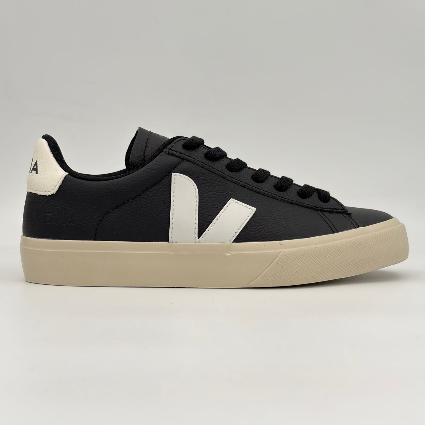 Veja Campo Black White