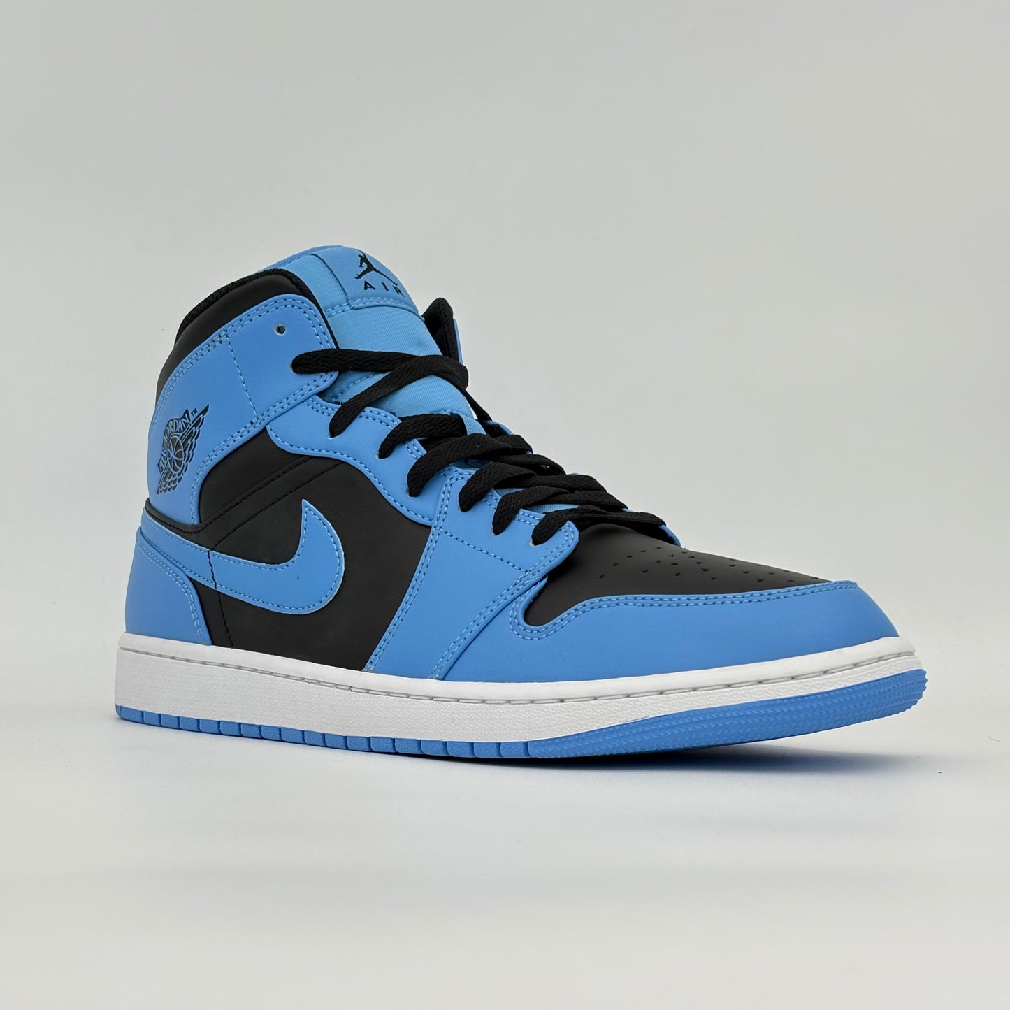 Air Jordan 1 Mid University Blue Black