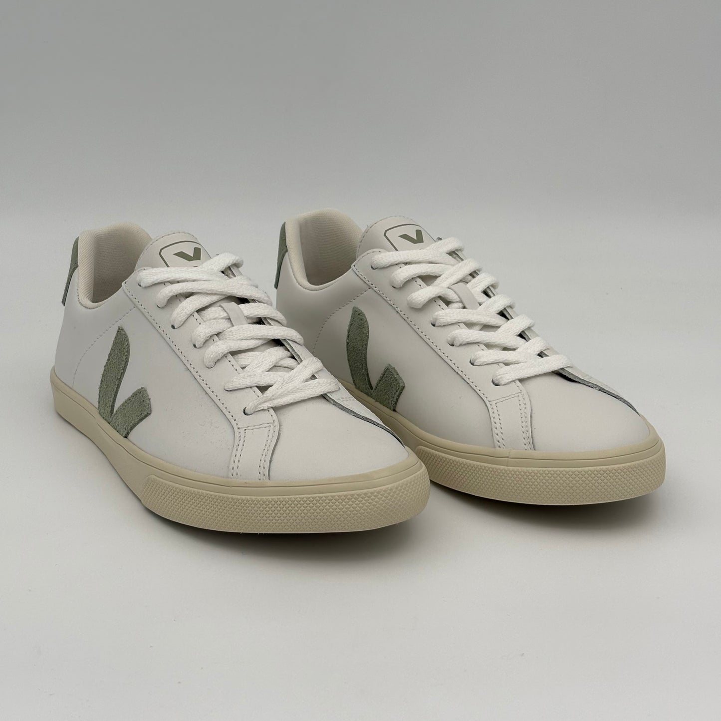 Veja Esplar White Clay