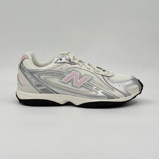 New Balance 204L
Silver Metallic Pink