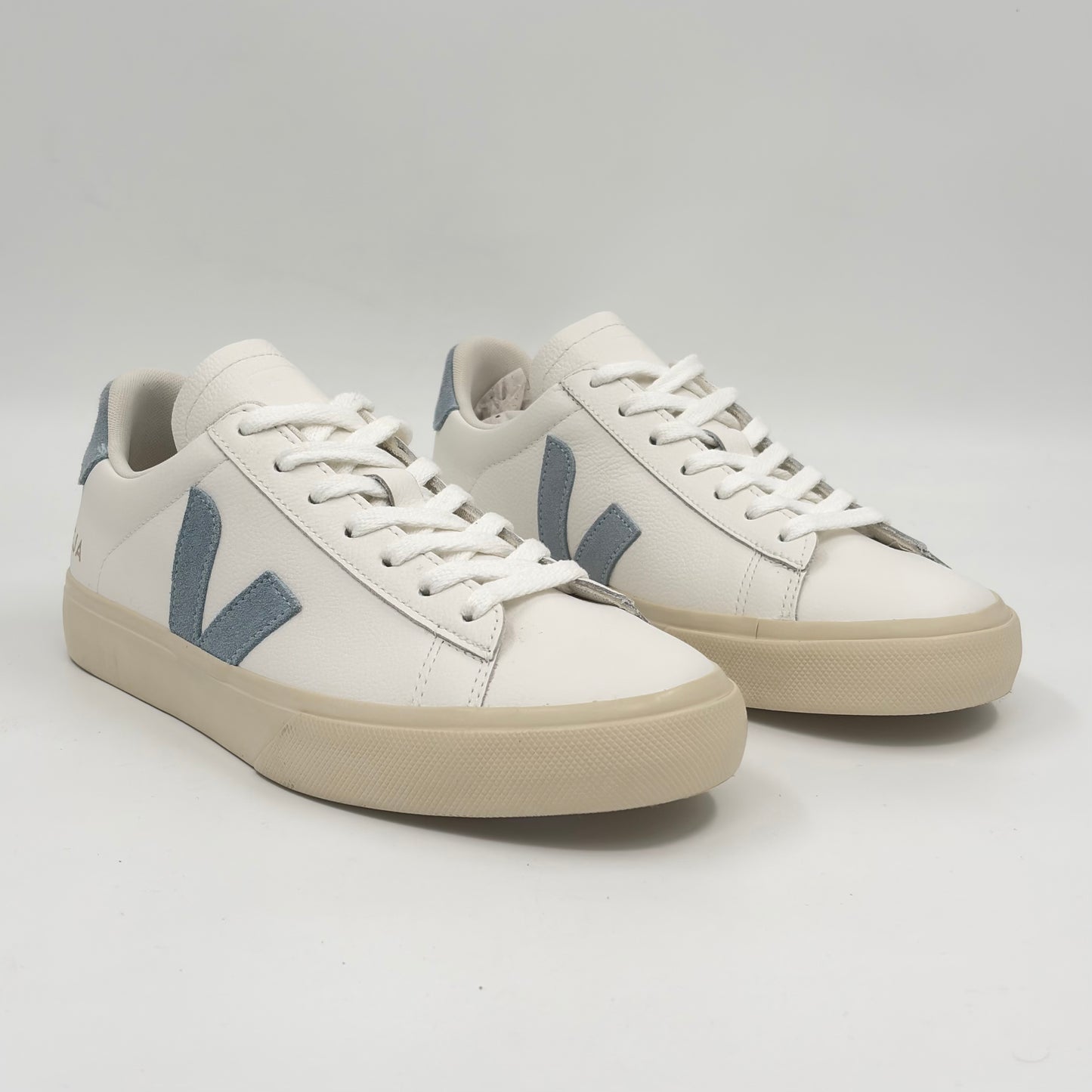 Veja Campo White Steel