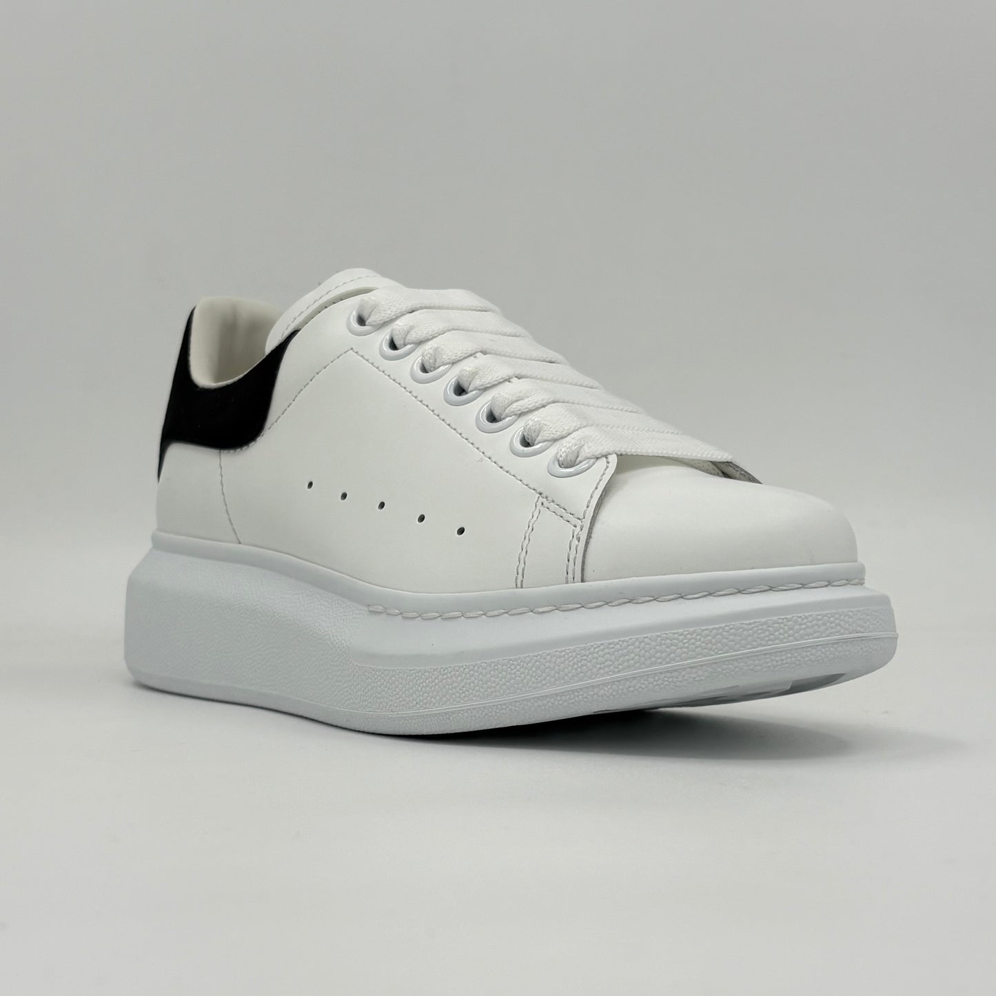 Alexander McQueen Oversized White Black