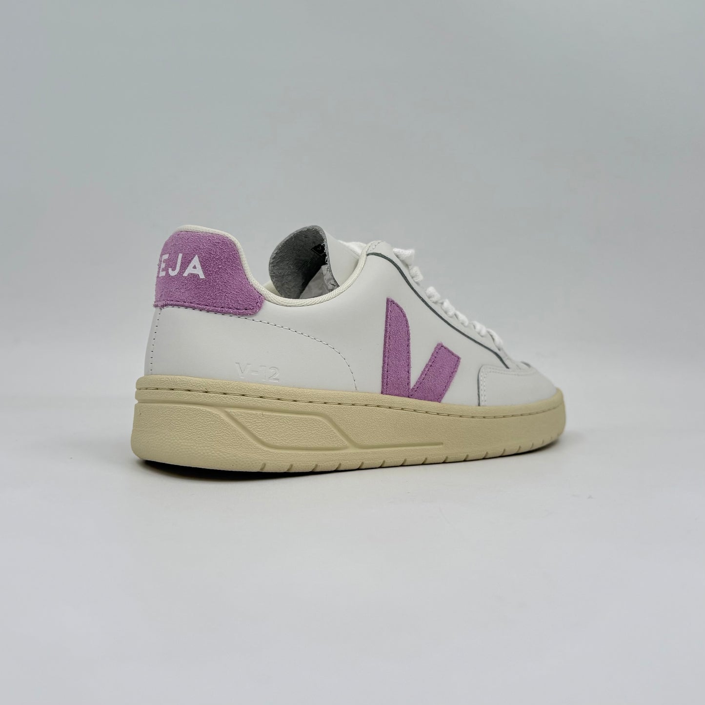 Veja V-12 Leather                        White Orchid