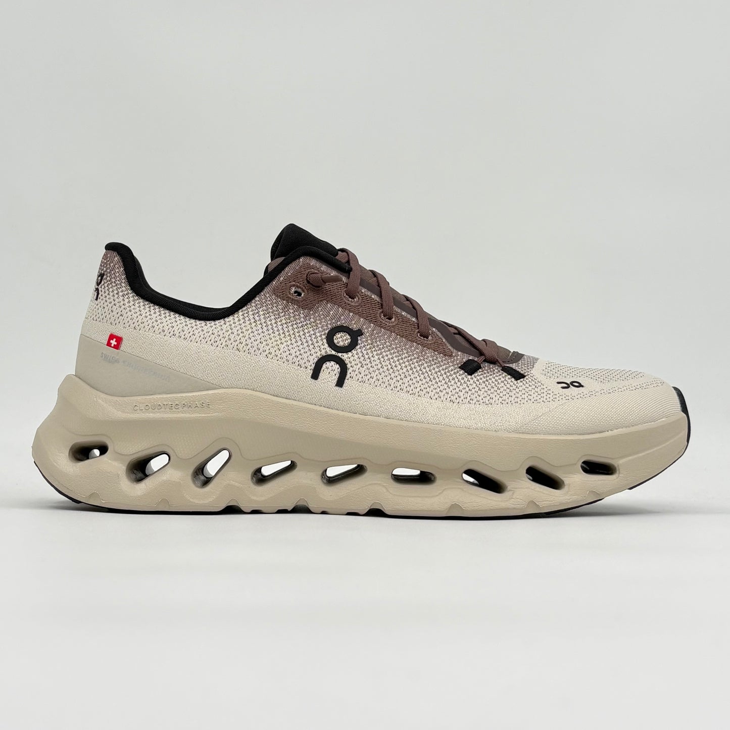 On Running Cloudtilt Clove Sand