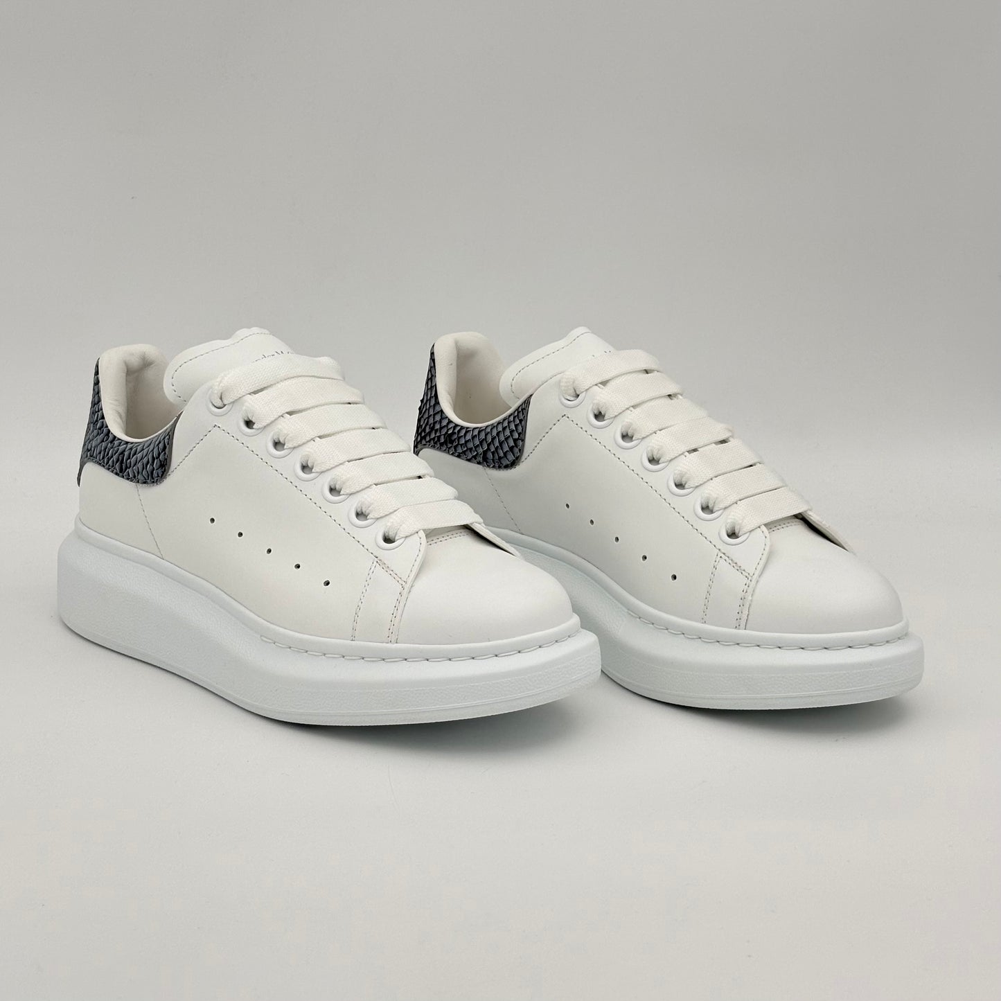 Alexander McQueen Oversized
White Ice Snake