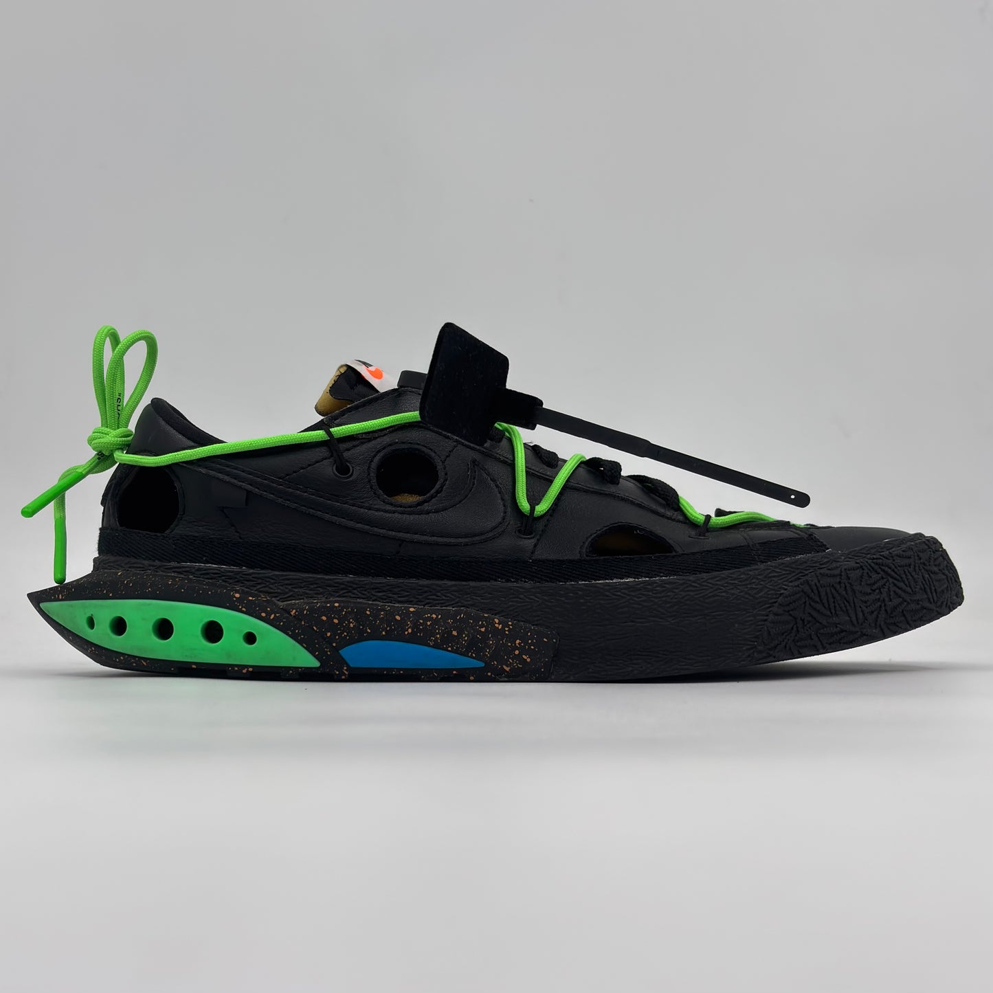 Nike Blazer Low x Off-White 'Black and Electro Green