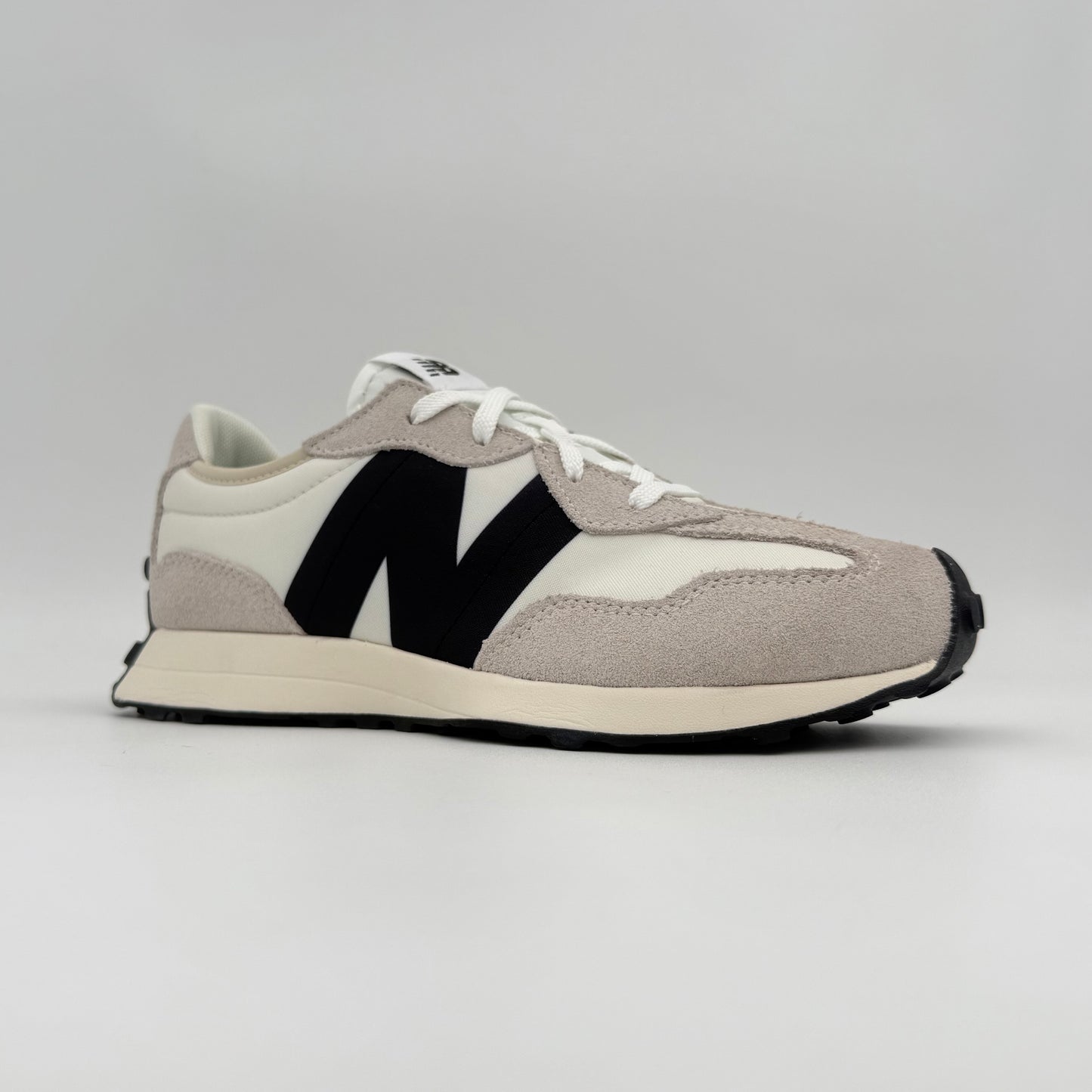 New Balance 327
Sea Salt Black