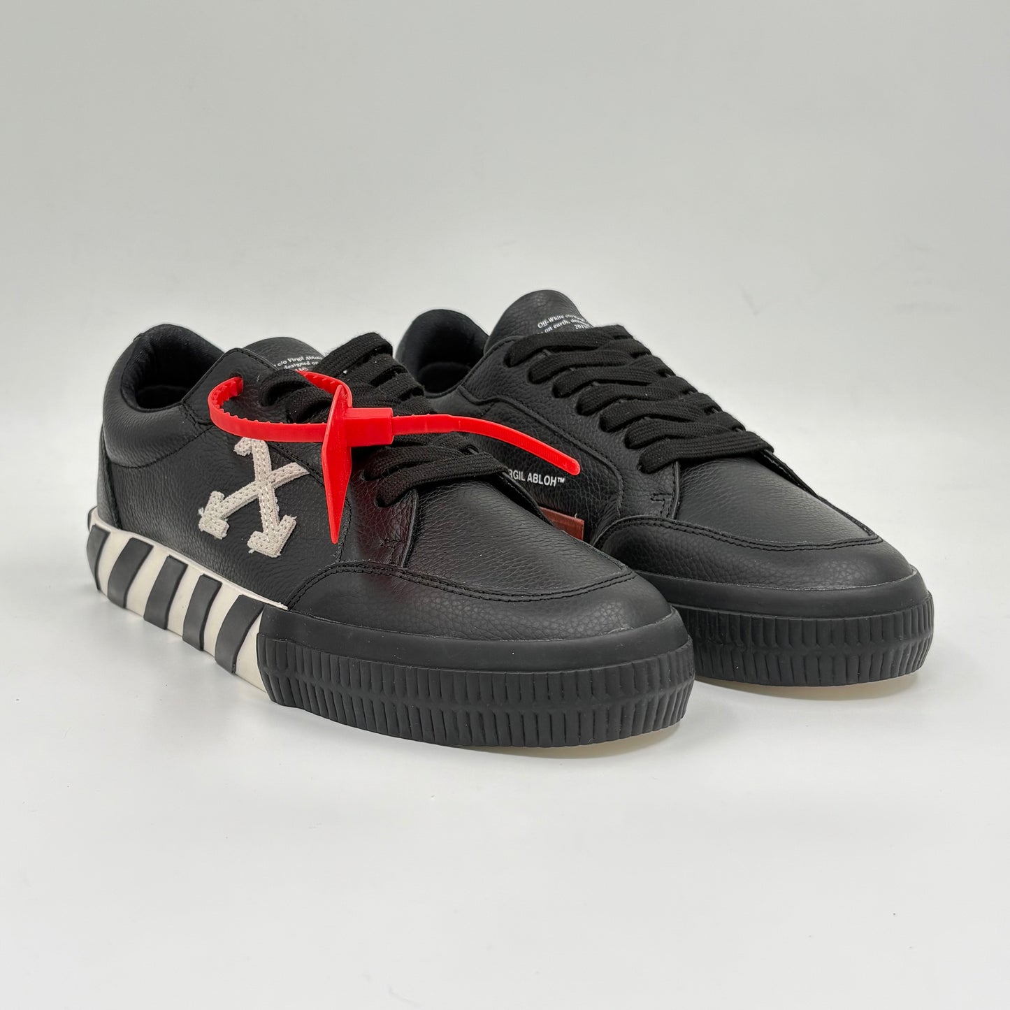 Off White Vulcanized Low Black White