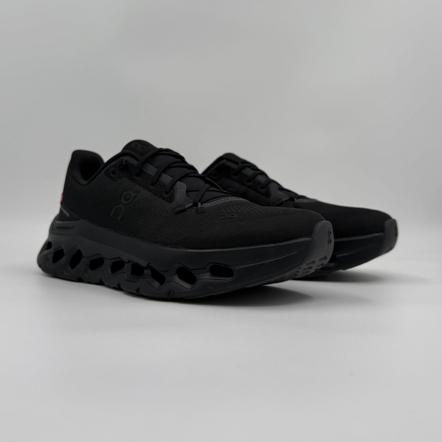 On Running Cloudtilt Eclipse Black