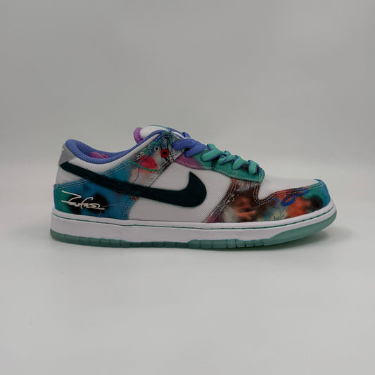 Nike SB Dunk Low
Futura Laboratories Bleached Aqua