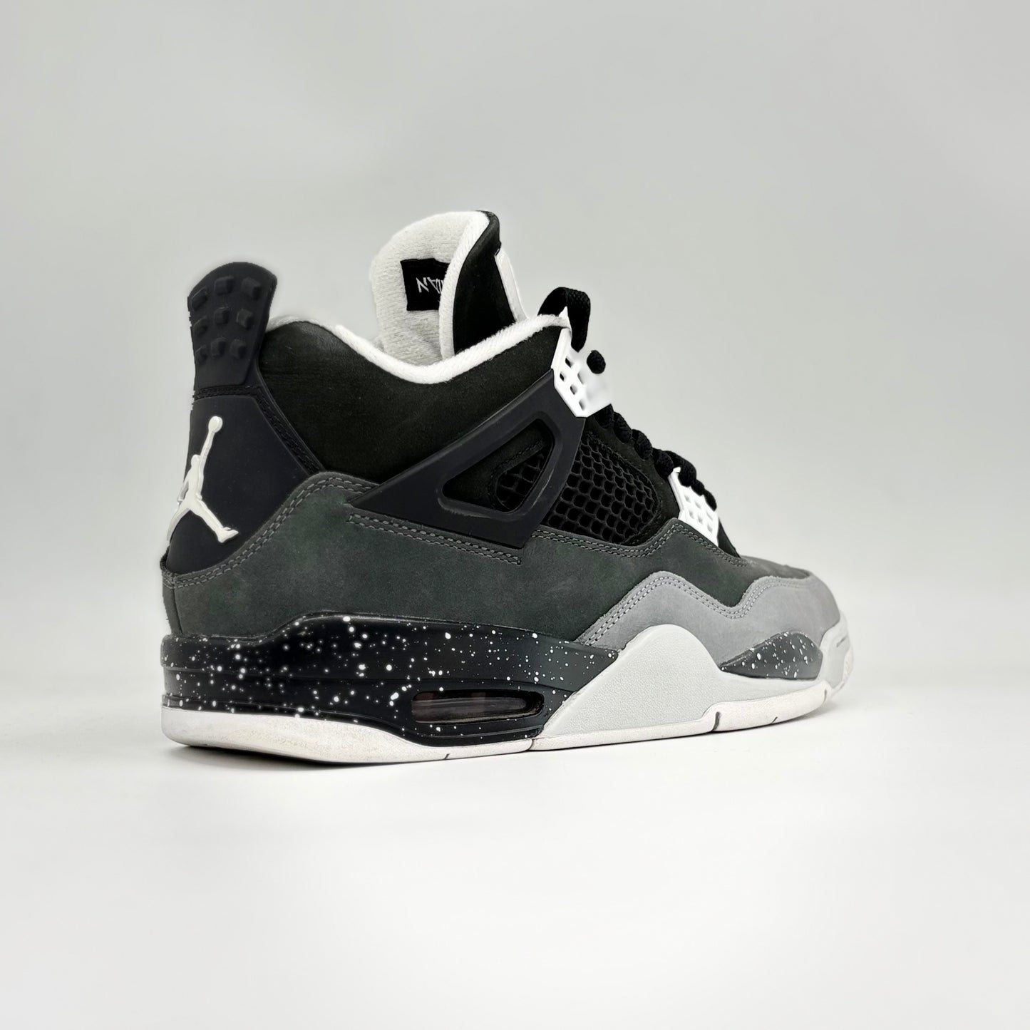 Nike Air Jordan 4 Retro Fear (Pre owned 8/10)