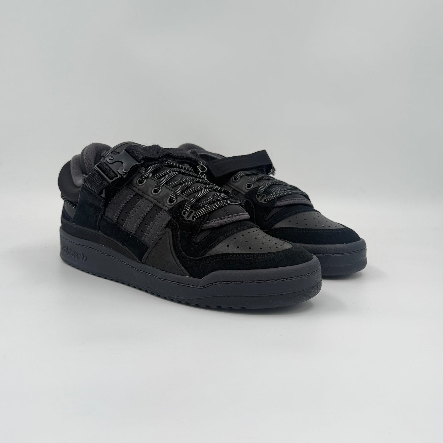 Adidas Forum Low
Bad Bunny Back to School