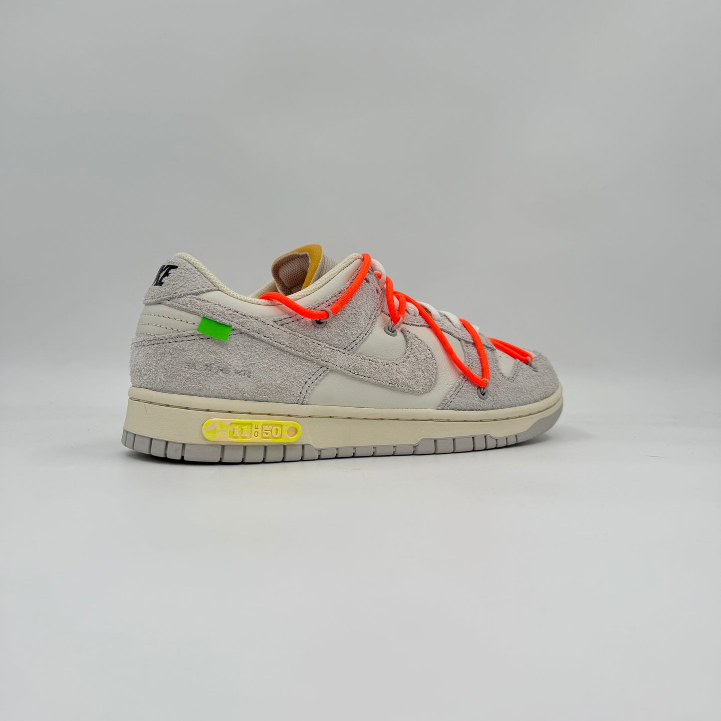 Nike Dunk Low
Off-White Lot 11