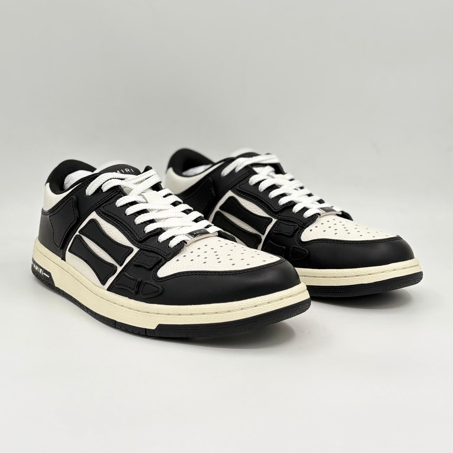 Amiri modelo Skel Top Low White Black