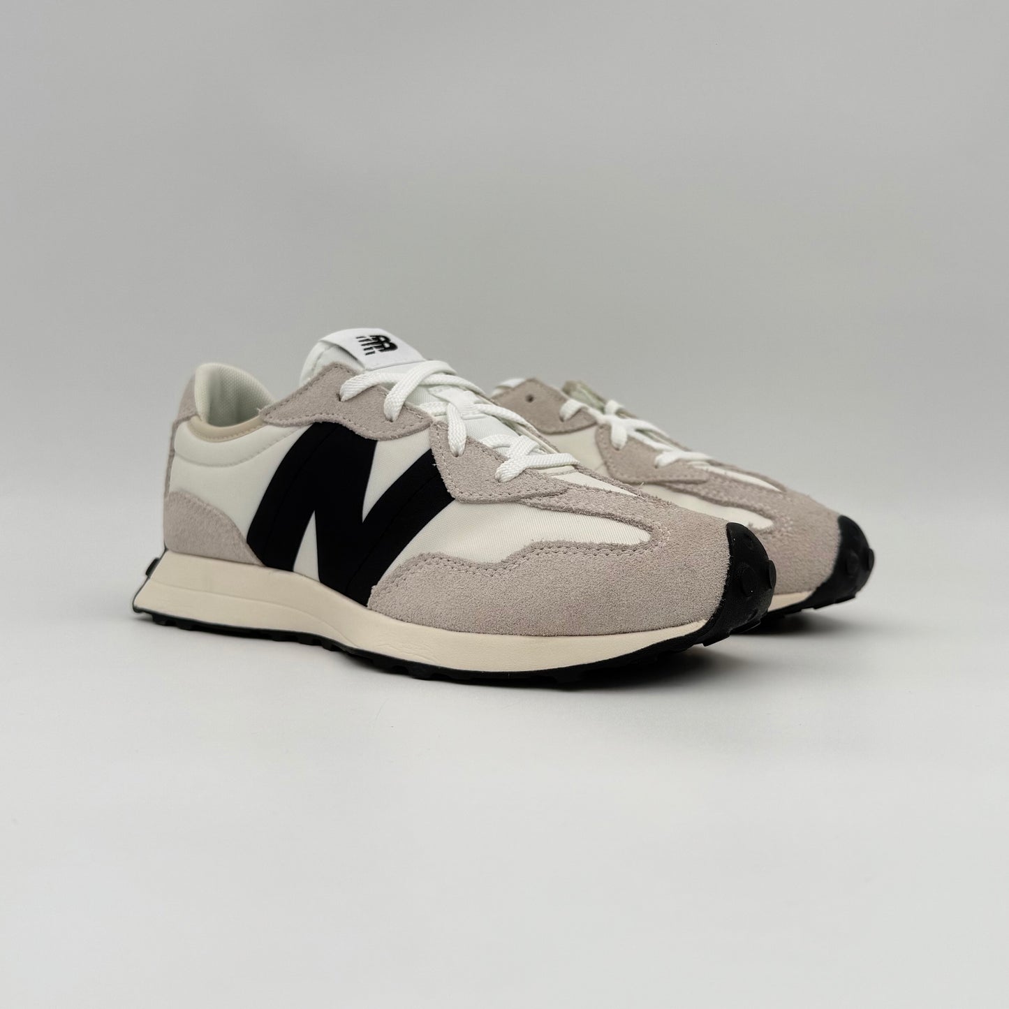New Balance 327
Sea Salt Black