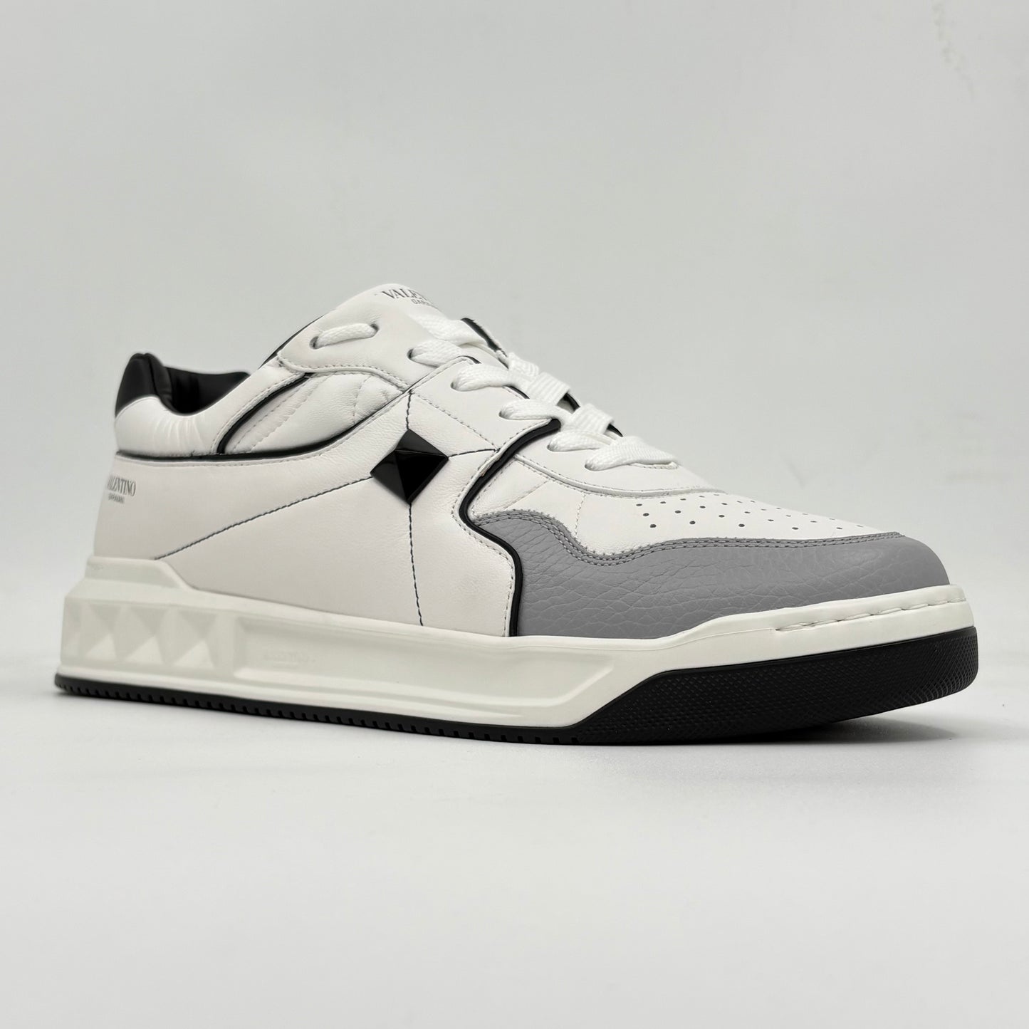 Valentino Garavani One Stud