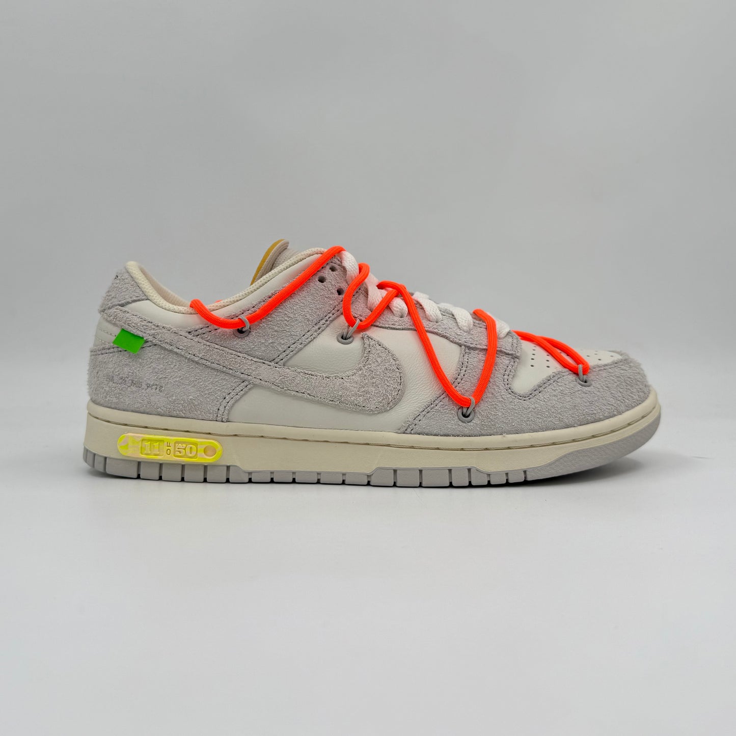 Nike Dunk Low
Off-White Lot 11