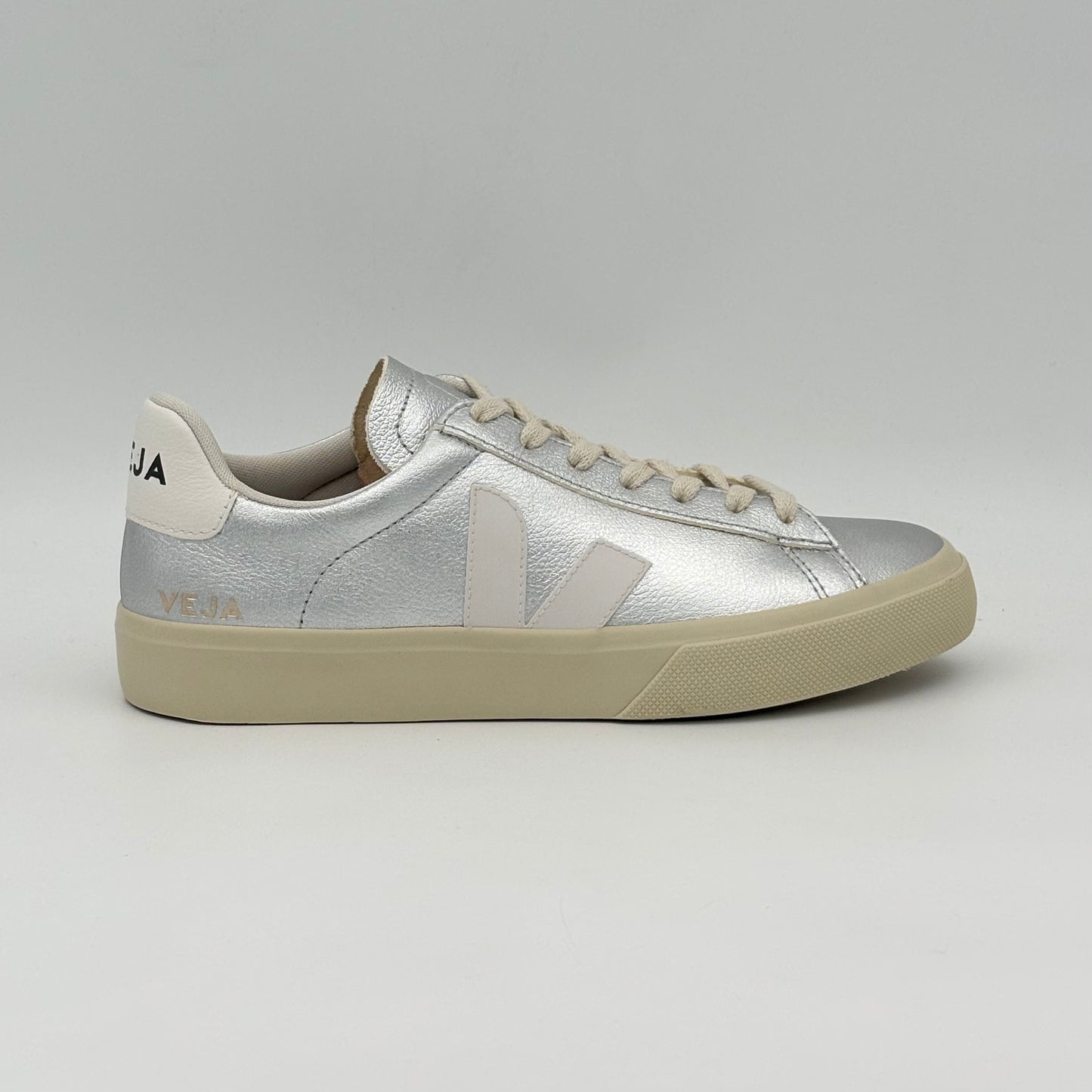Veja Campo Silver White