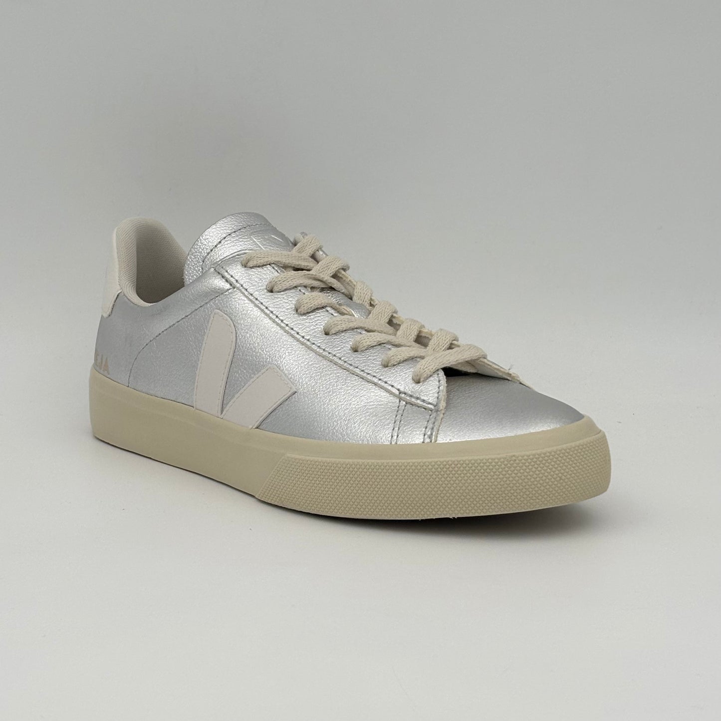 Veja Campo Silver White