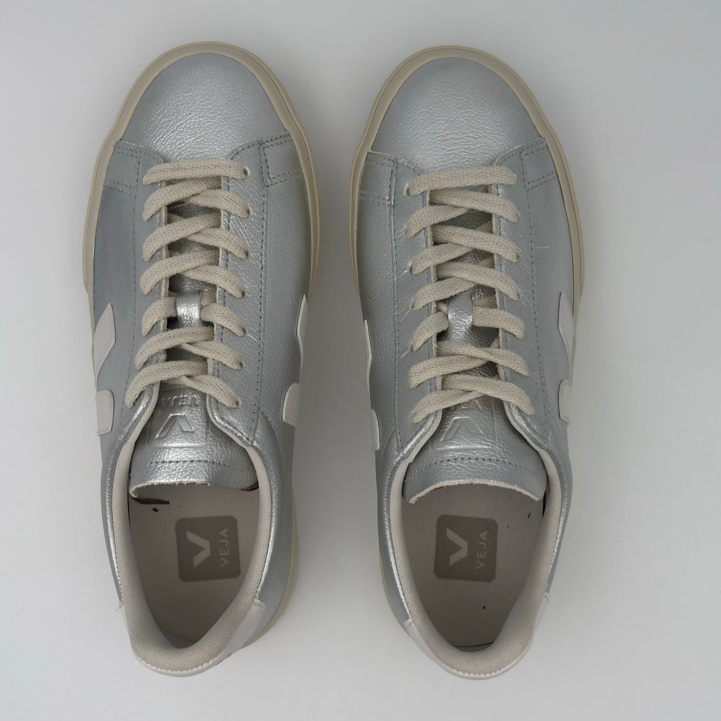 Veja Campo Silver White