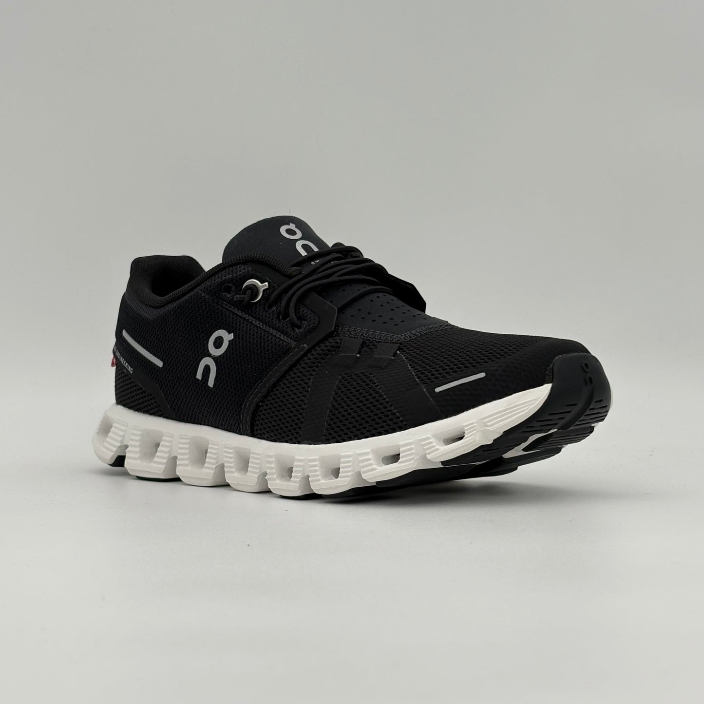 On Running Cloud 5 Black White