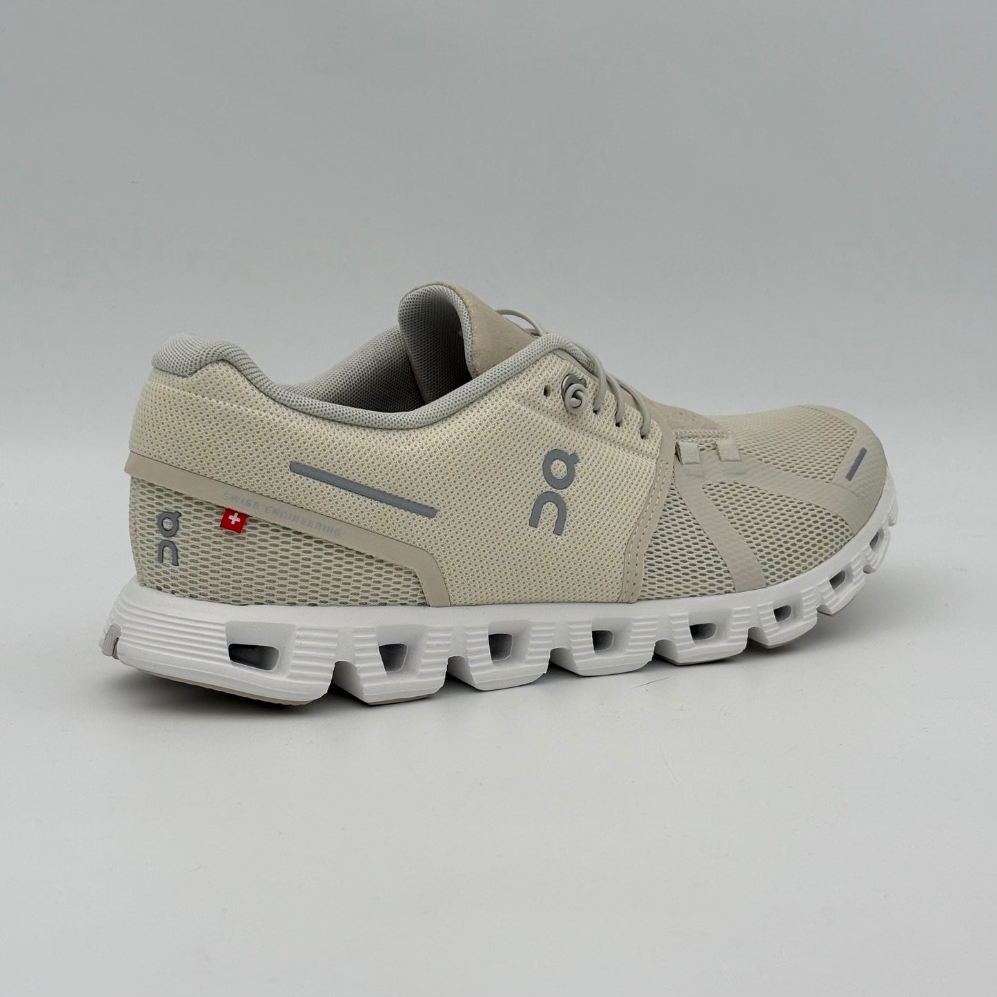 On Running Cloud 5 Cream Sand