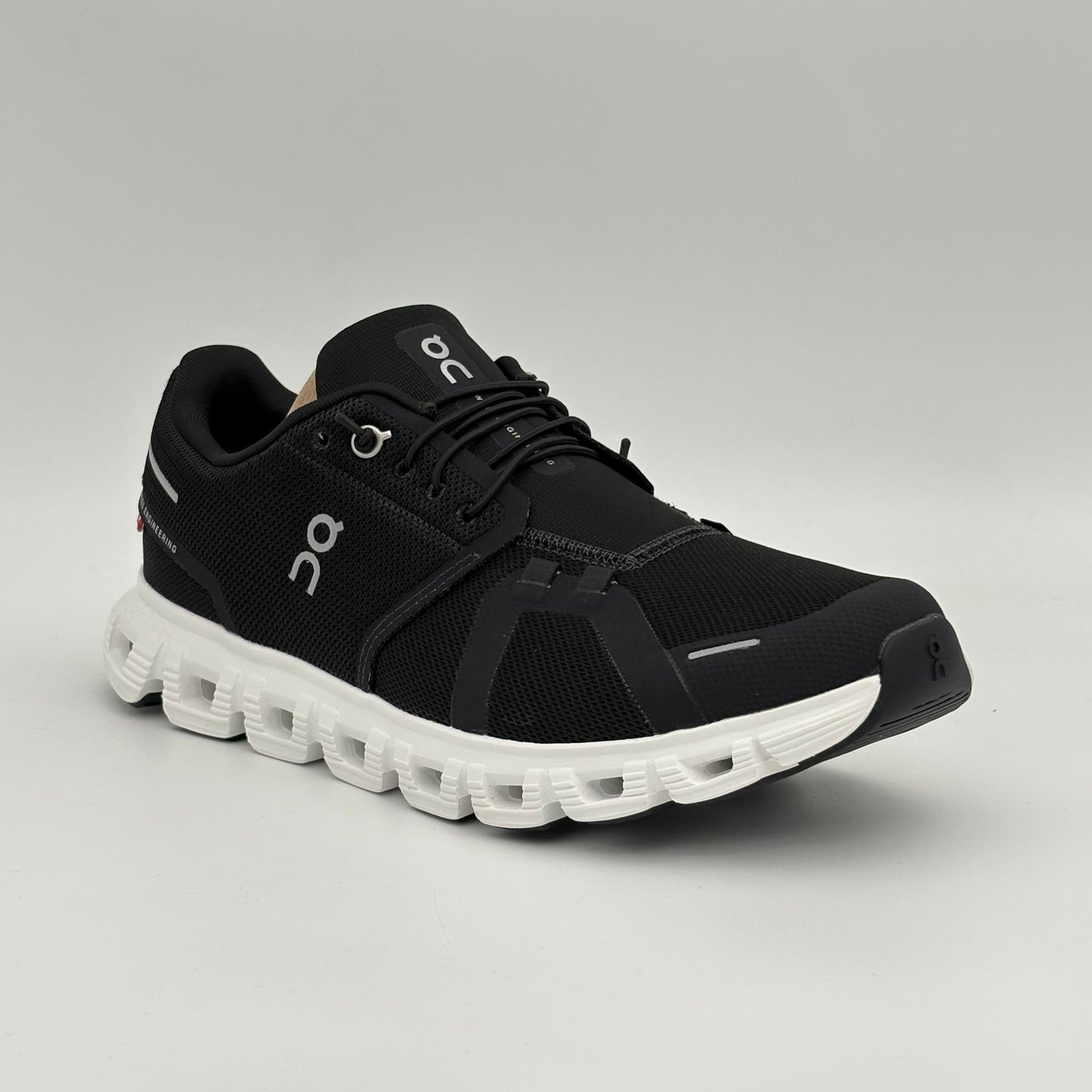 On Running Cloud 6 Black White