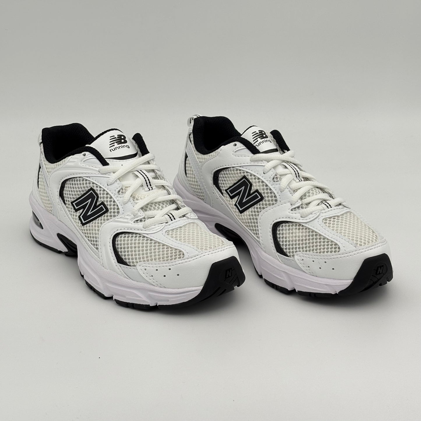 New Balance 530
White Black Details