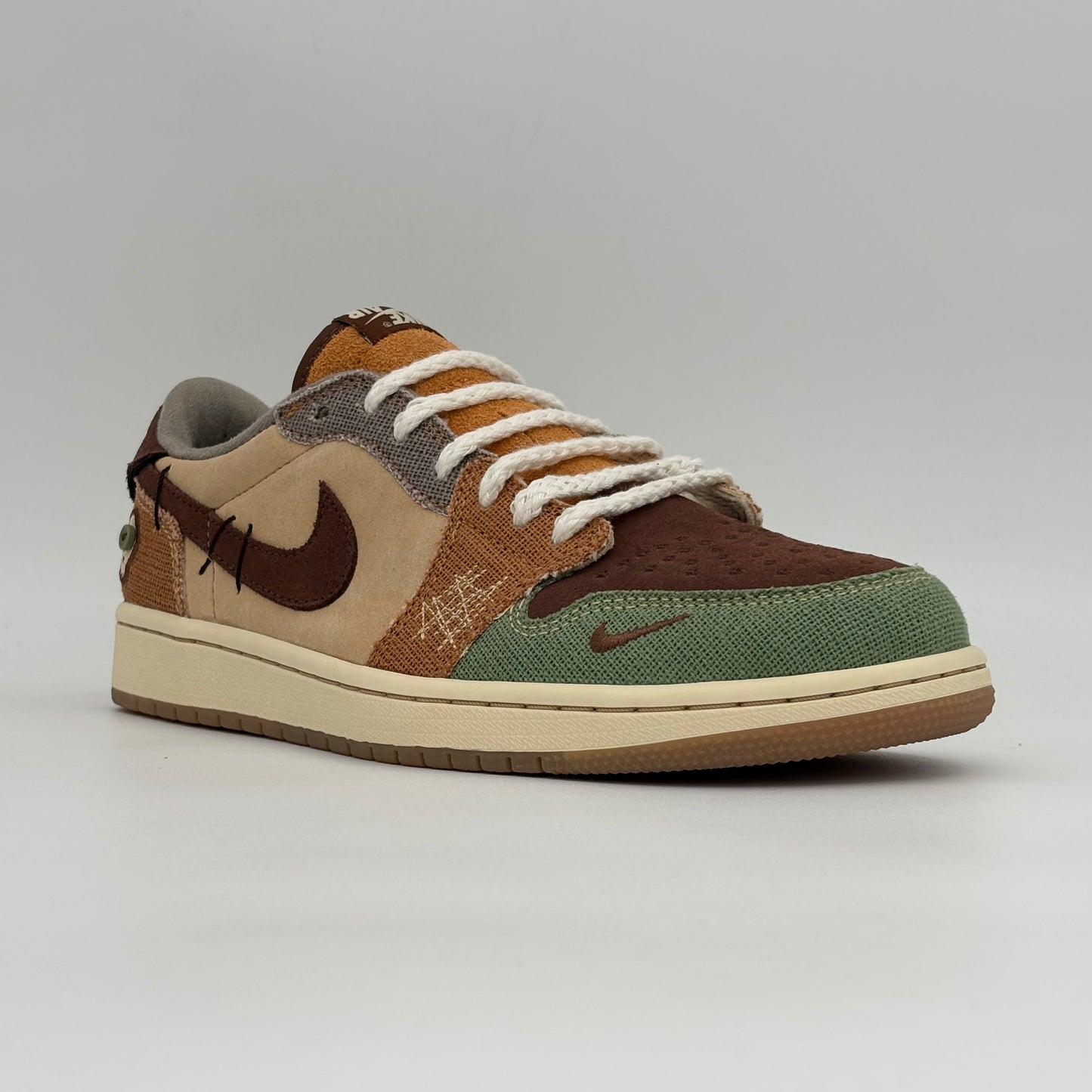 Jordan 1 Retro Low OG
Zion Williamson Voodoo