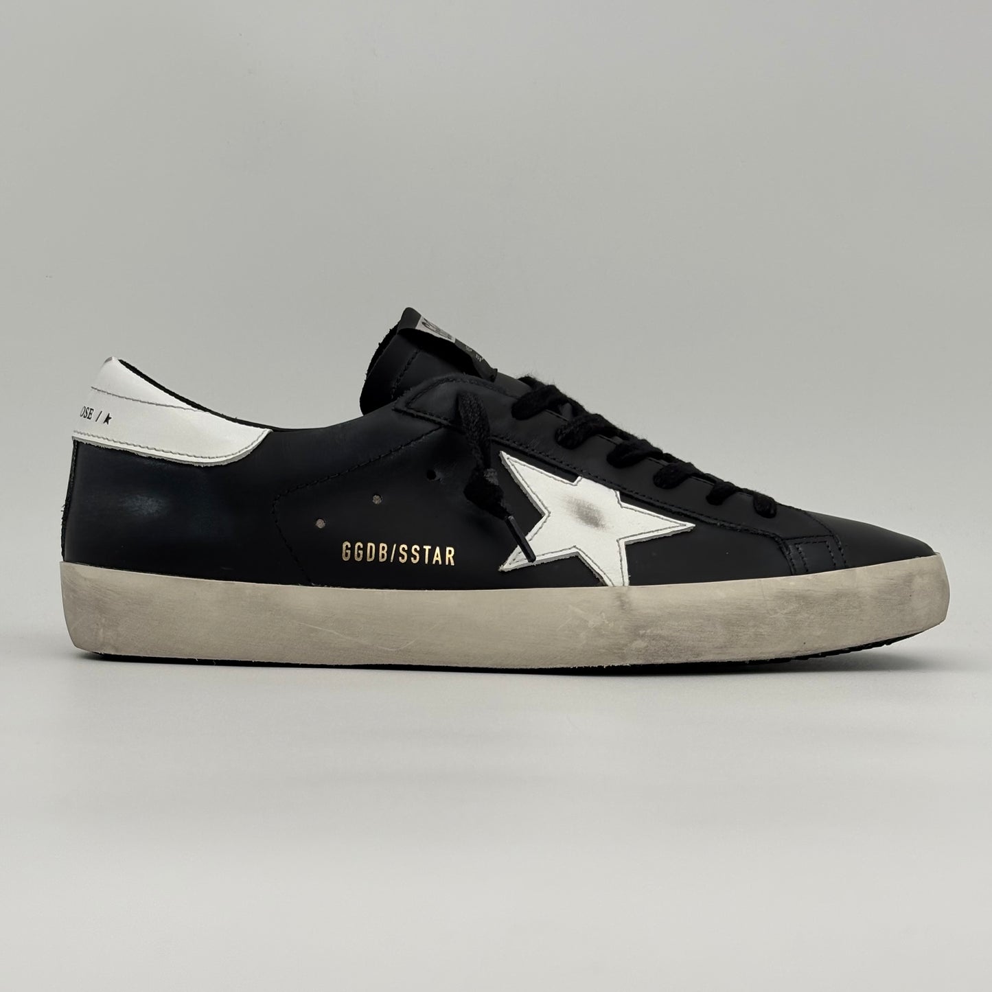 Golden Goose Super Star
Black White Leather