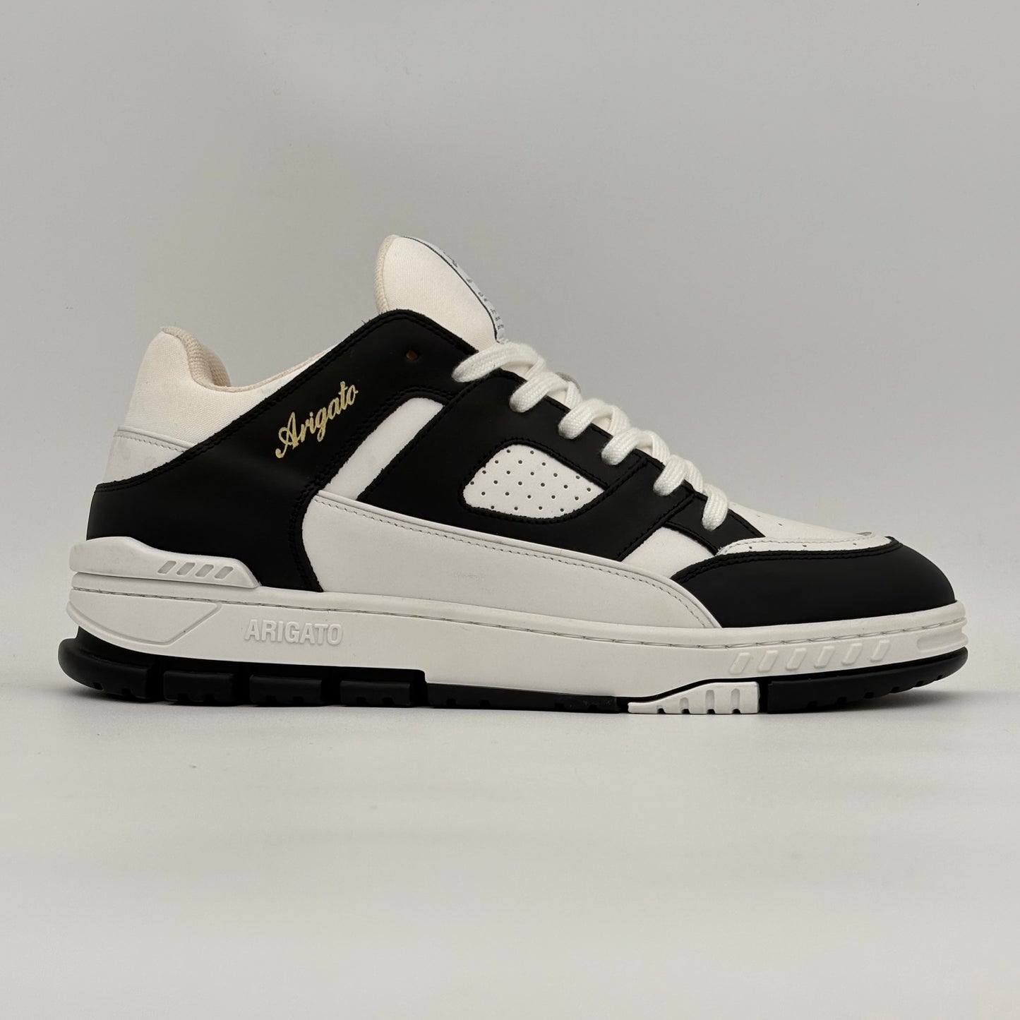 Axel Arigato Area Lo Sneaker
Black