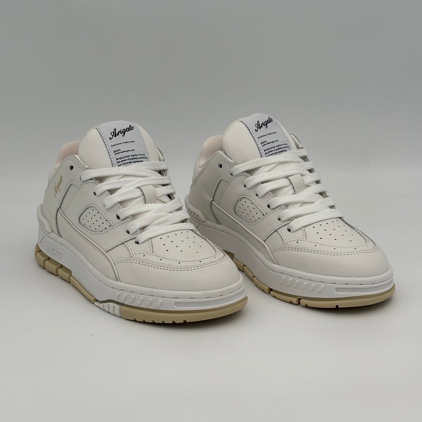 Axel Arigato Area Lo
White Beige