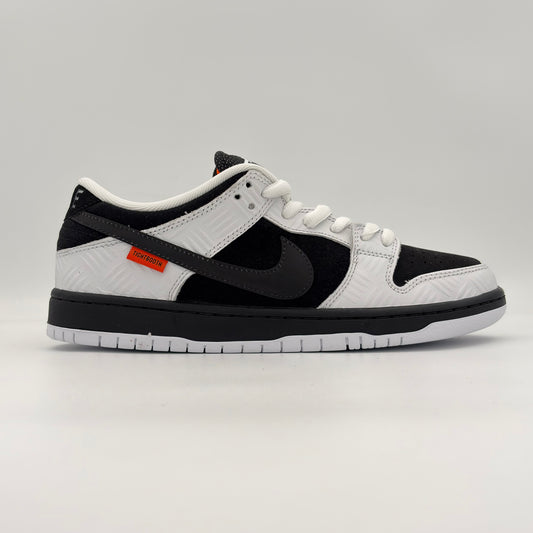 Nike SB Dunk Low       TIGHTBOOTH