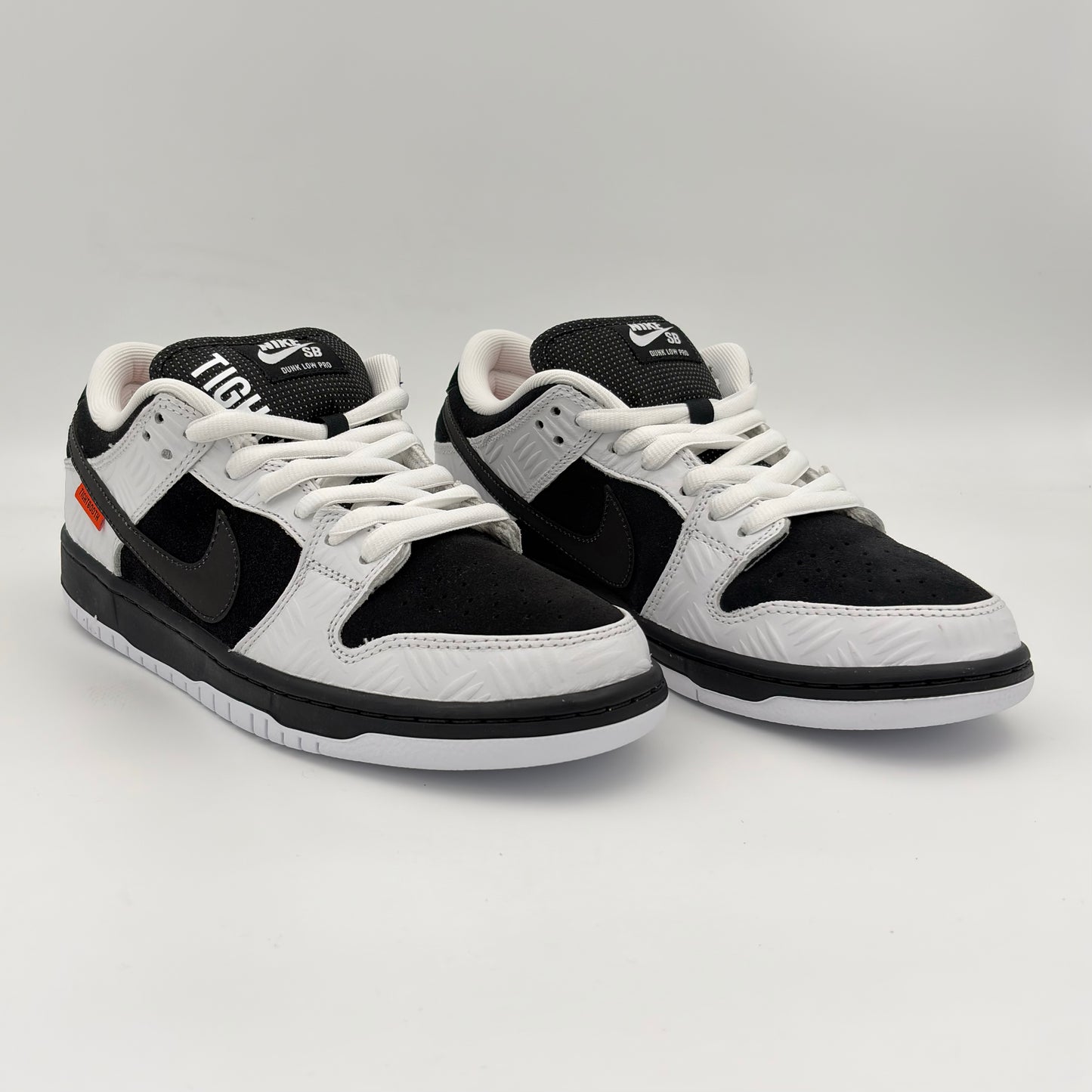 Nike SB Dunk Low       TIGHTBOOTH