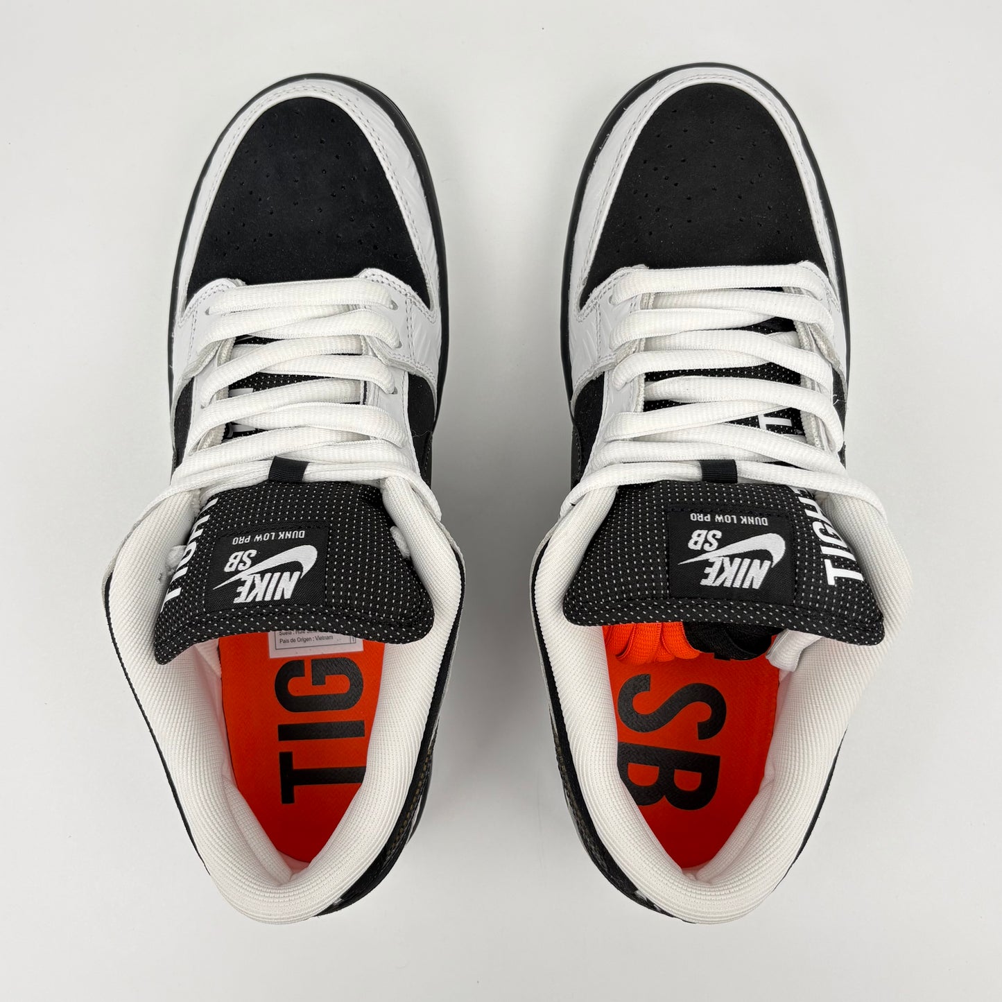Nike SB Dunk Low       TIGHTBOOTH