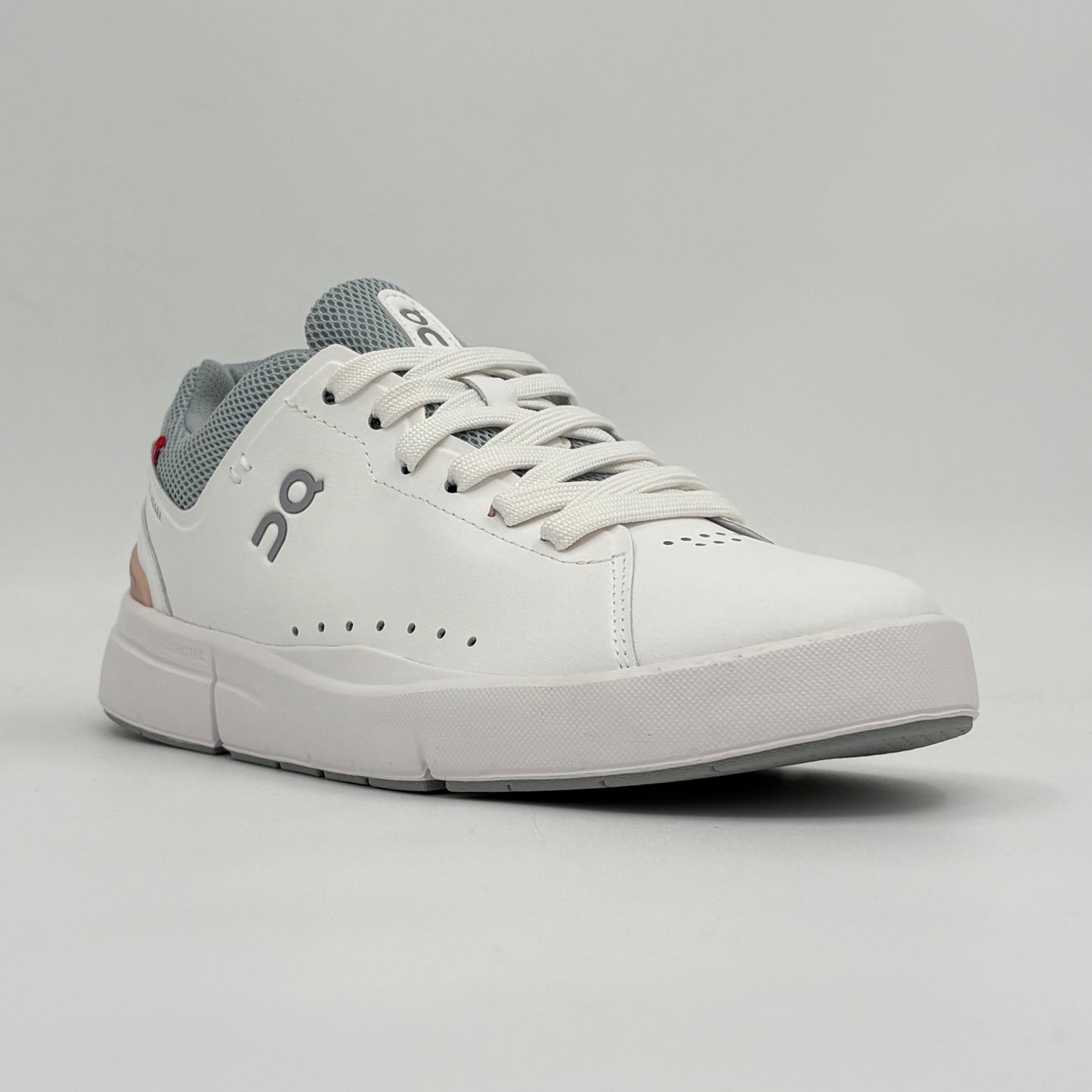 On The Roger Advsntage White Roseship