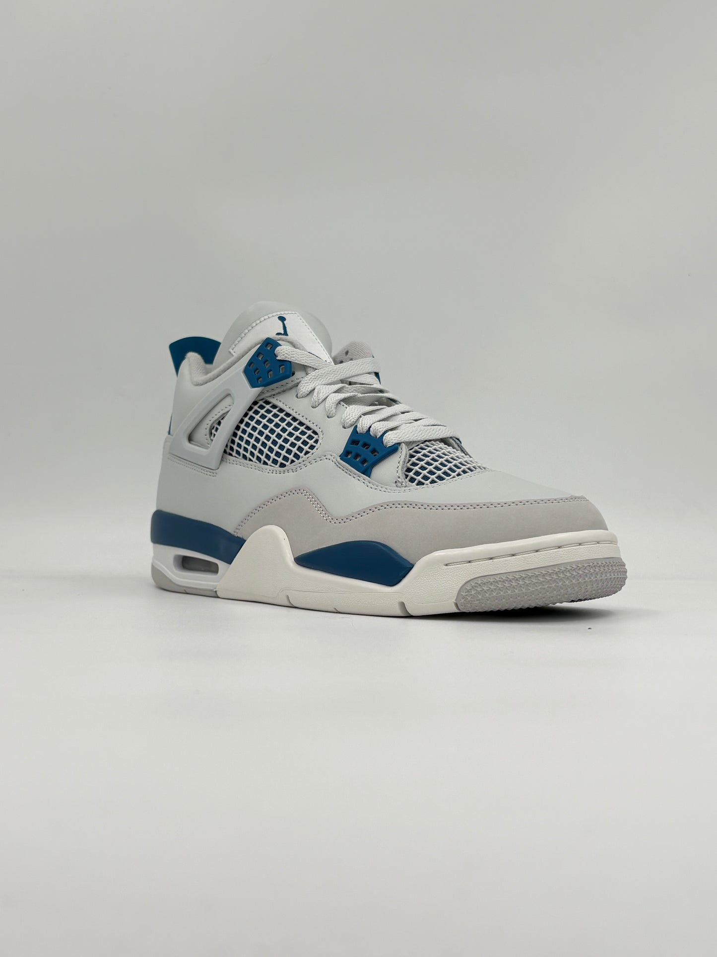 Jordan 4 Retro
Military Blue (2024)