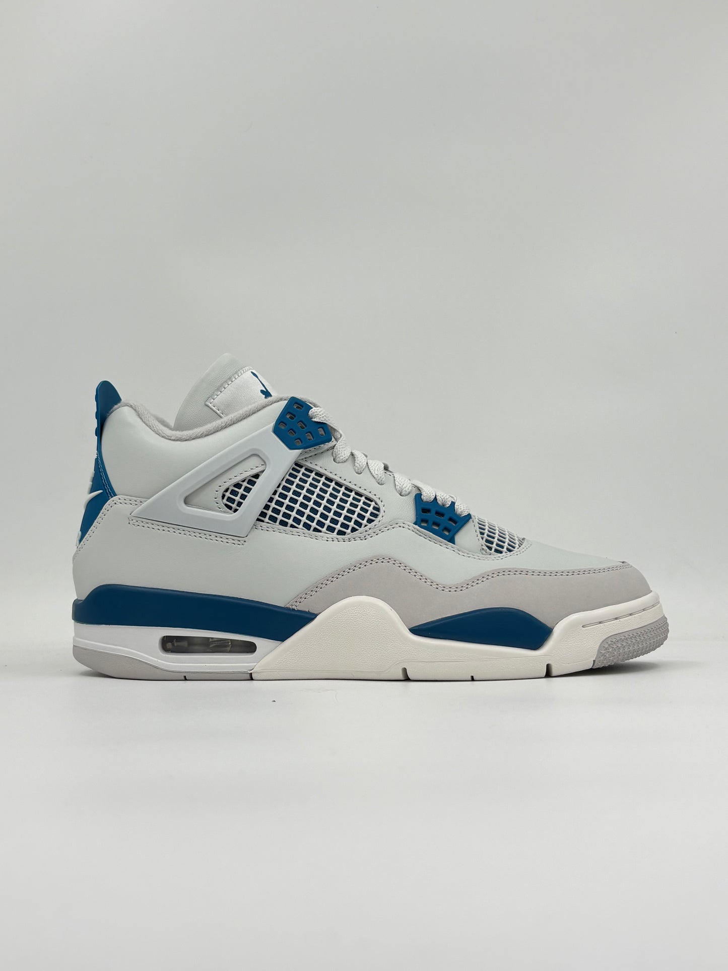 Jordan 4 Retro
Military Blue (2024)